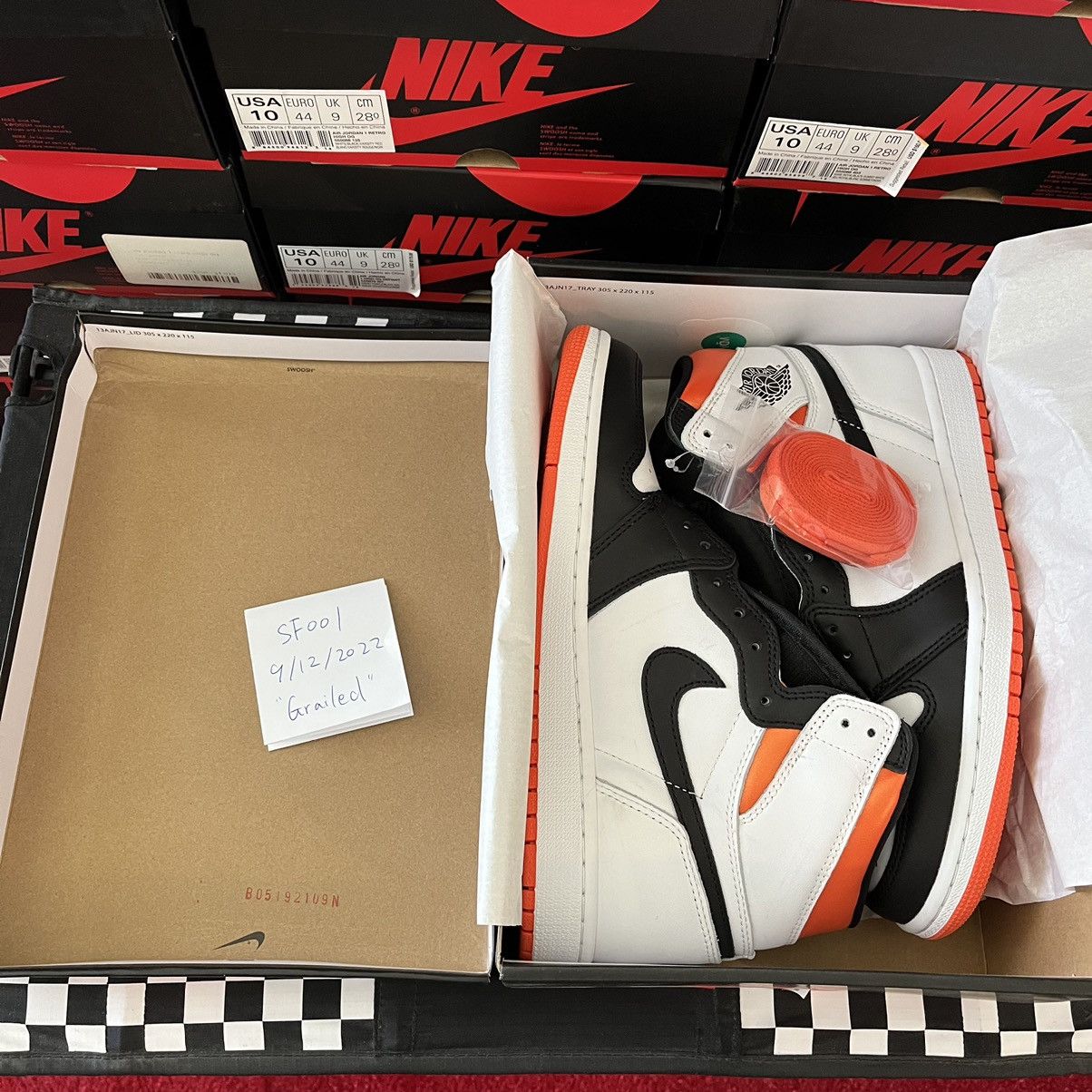 Jordan Brand Air Jordan 1 Retro High OG Electro Orange Size 9 Size US 9 / EU 42 - 22 Thumbnail