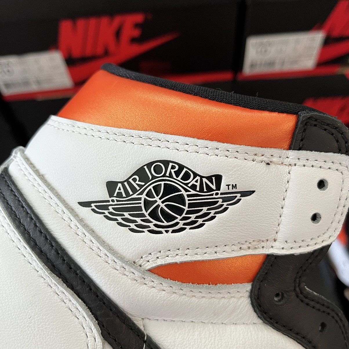 Jordan Brand Air Jordan 1 Retro High OG Electro Orange Size 9 Size US 9 / EU 42 - 21 Thumbnail
