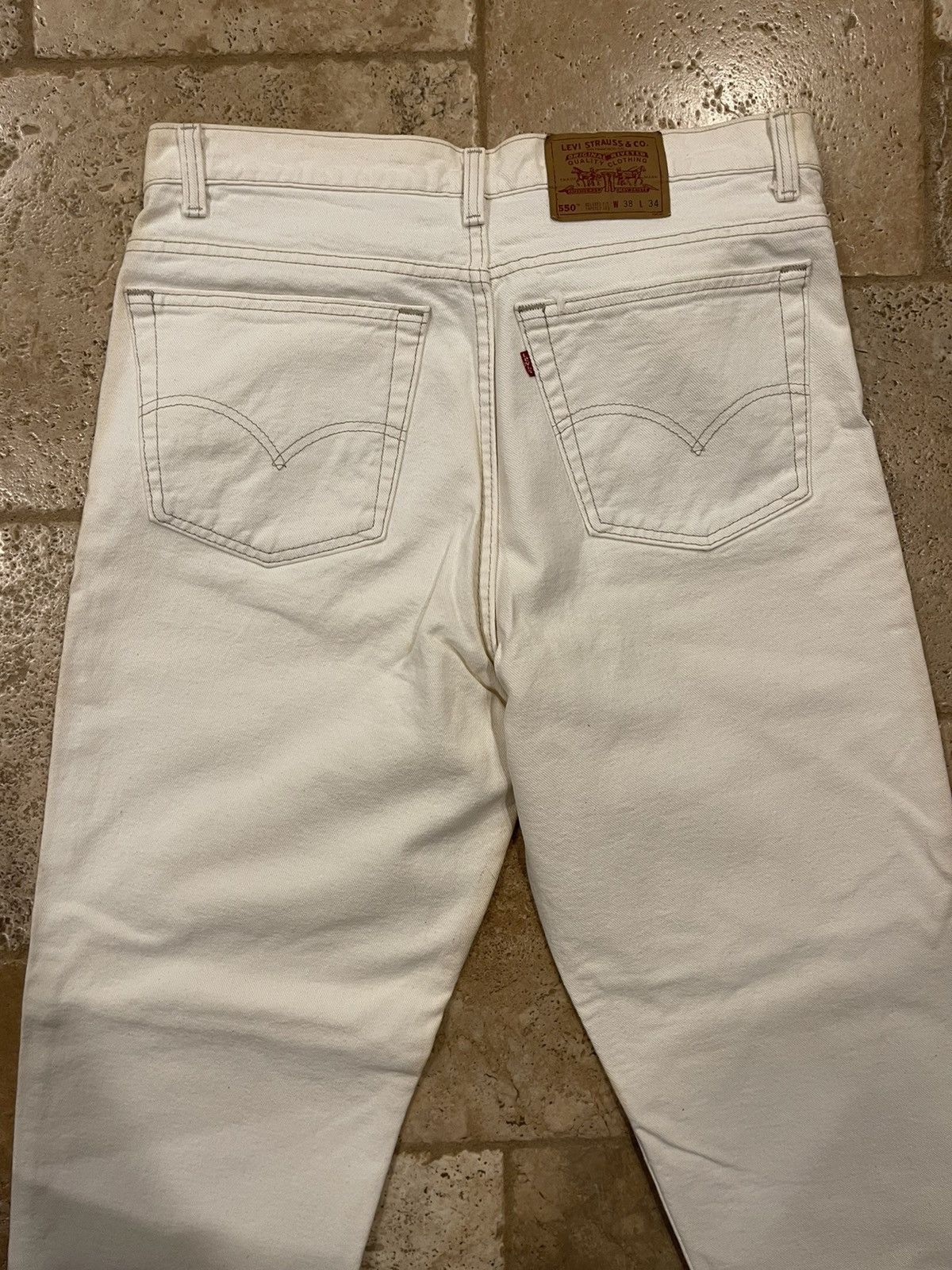 Levi's Vintage Levi’s Orange Tab 550 White Relaxed Fit Denim Size US 38 / EU 54 - 4 Thumbnail