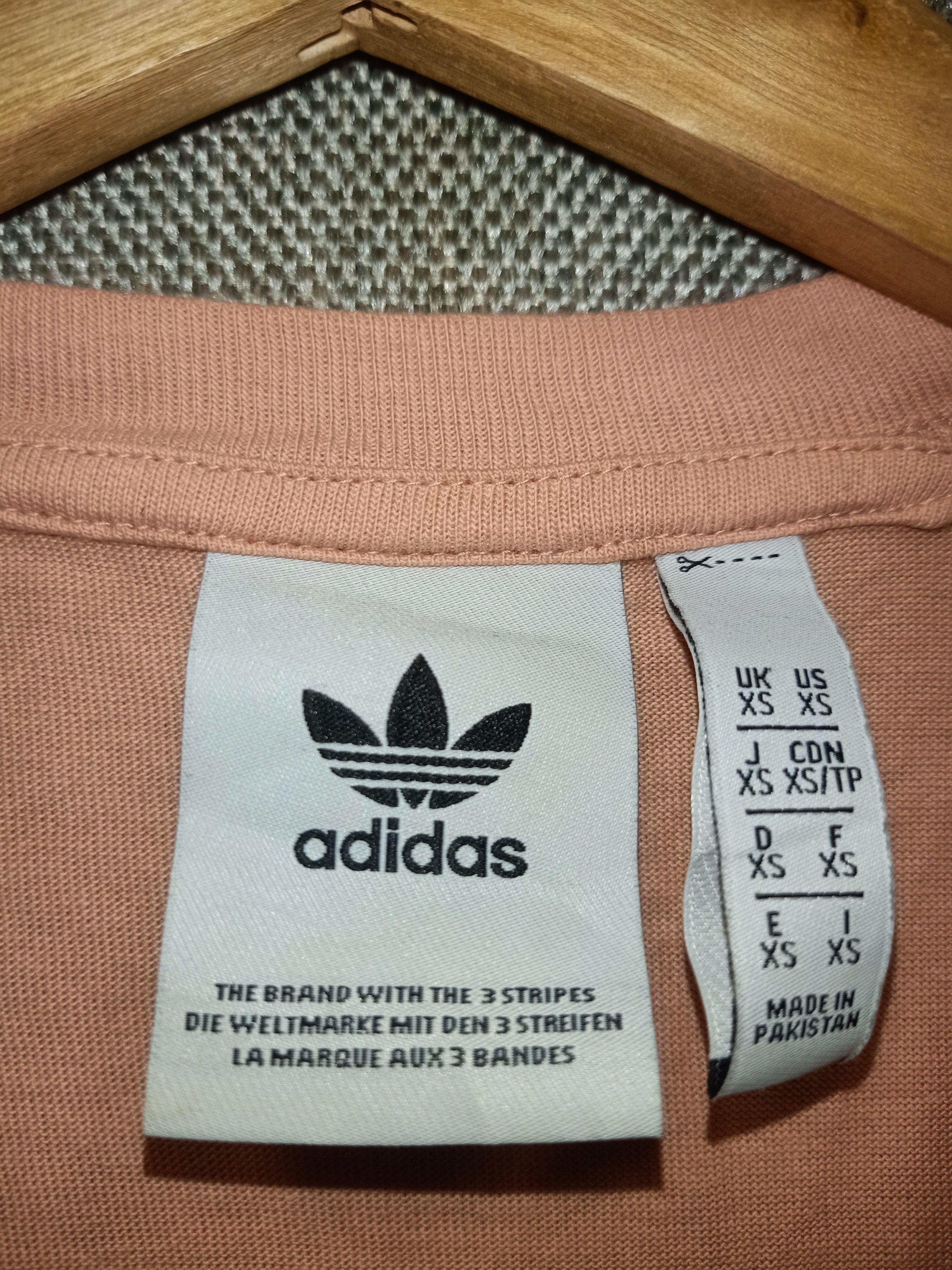 T shirt adidas small logo embroidery