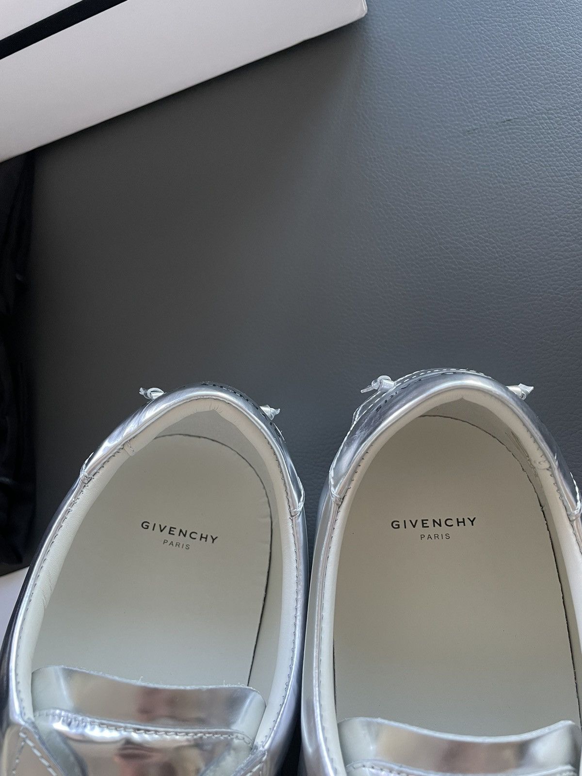 Runway Limited Edition Brand NEW Logo Calf Leather Loafer