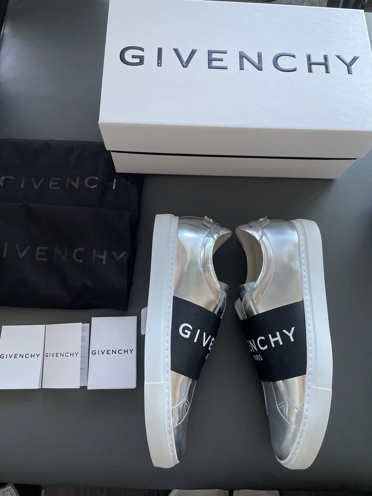 Runway Limited Edition Brand NEW Logo Calf Leather Loafer