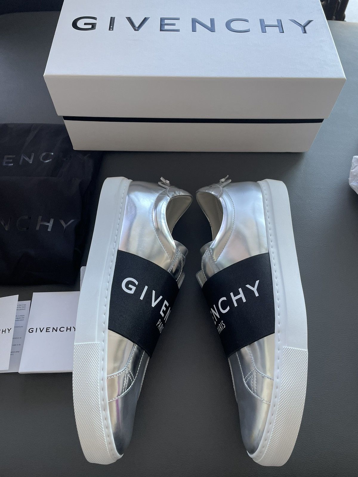 Runway Limited Edition Brand NEW Logo Calf Leather Loafer