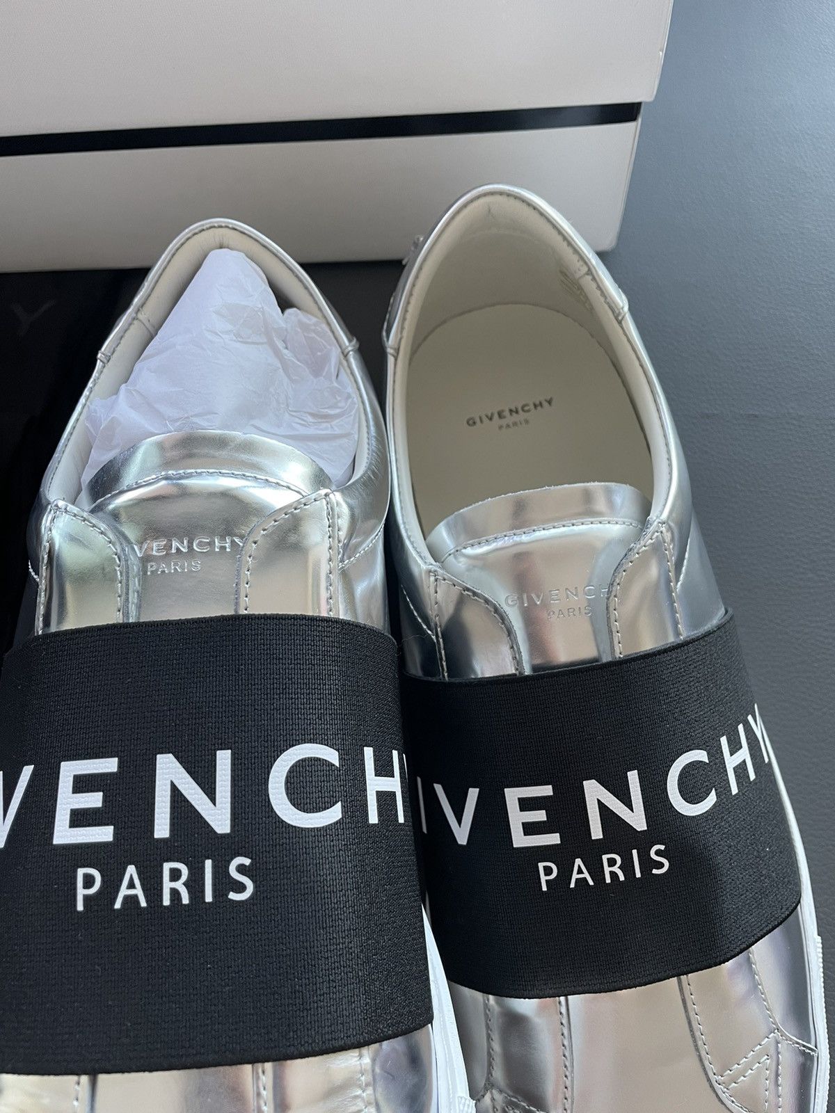 Runway Limited Edition Brand NEW Logo Calf Leather Loafer