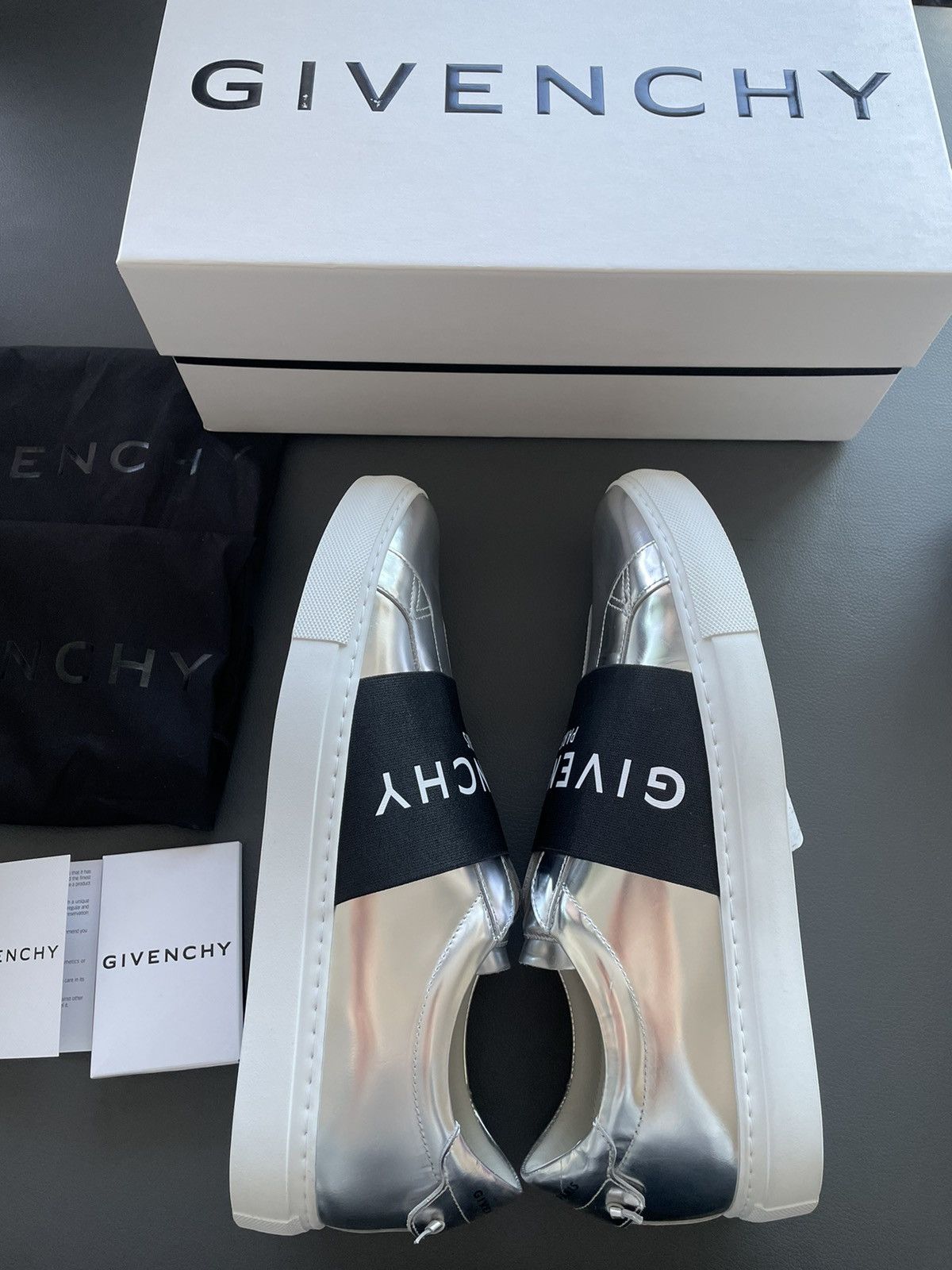 Runway Limited Edition Brand NEW Logo Calf Leather Loafer
