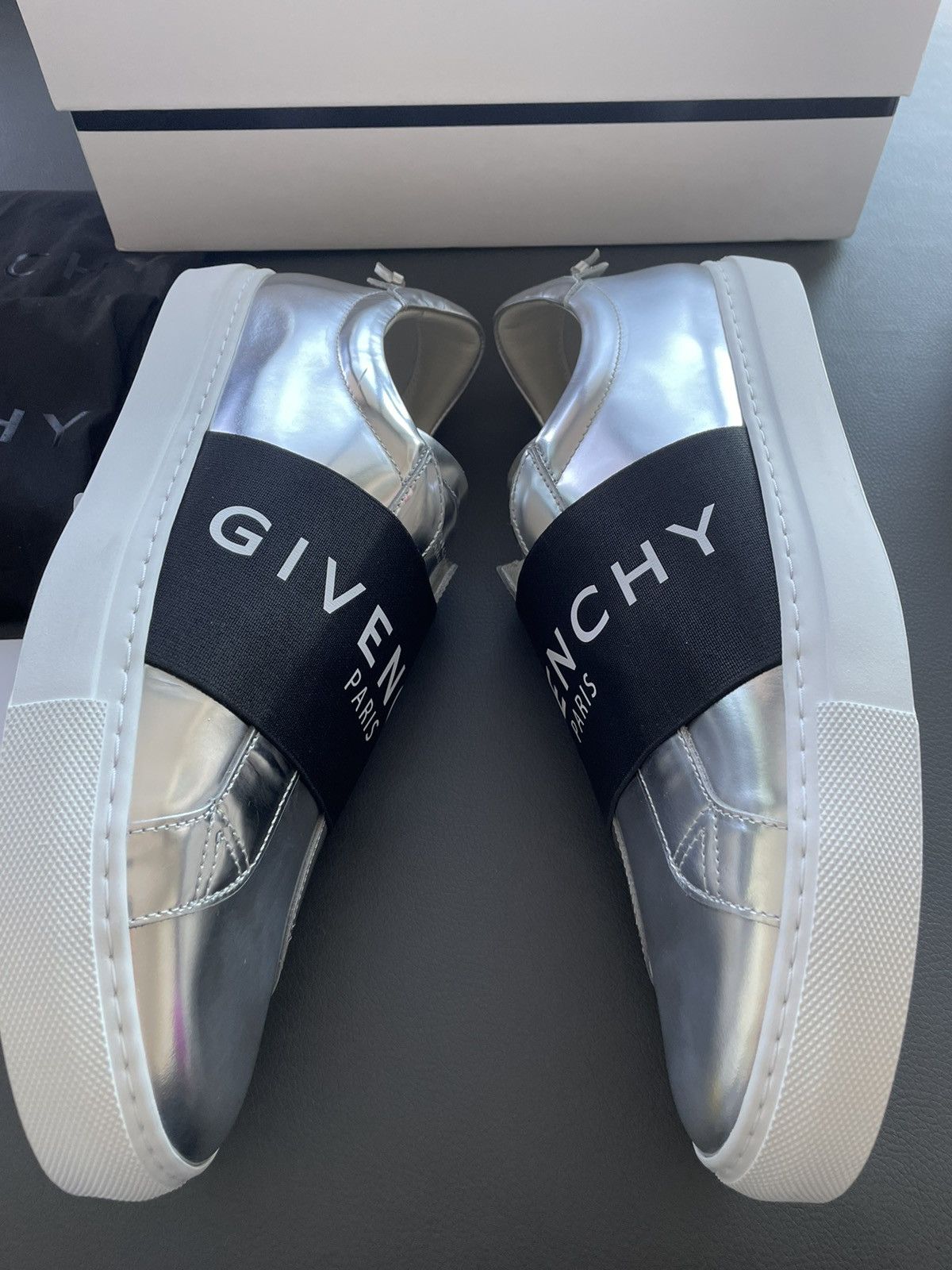 Runway Limited Edition Brand NEW Logo Calf Leather Loafer