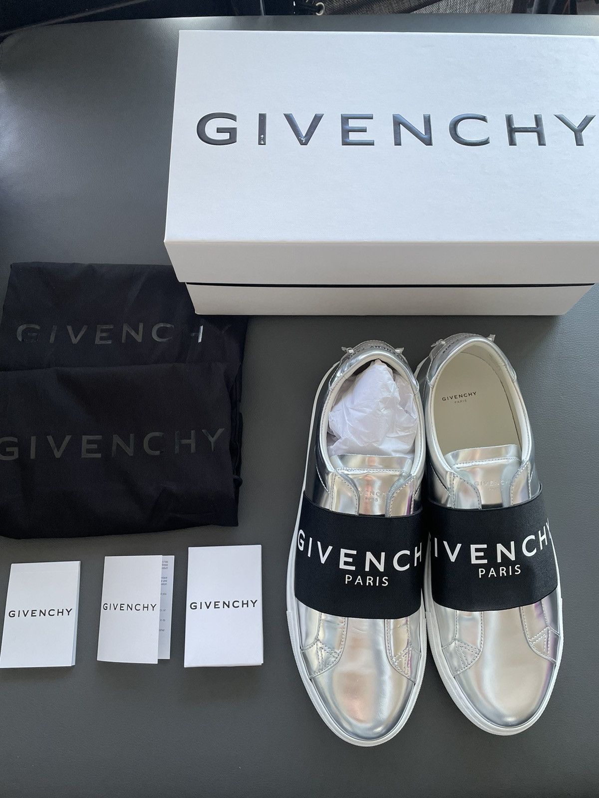Runway Limited Edition Brand NEW Logo Calf Leather Loafer