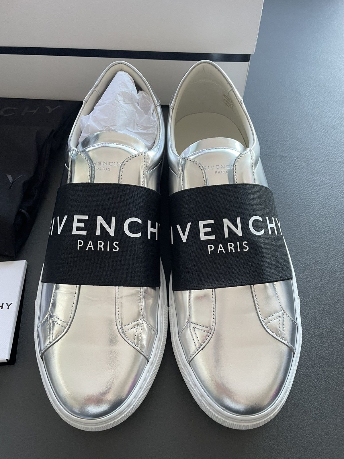 Runway Limited Edition Brand NEW Logo Calf Leather Loafer