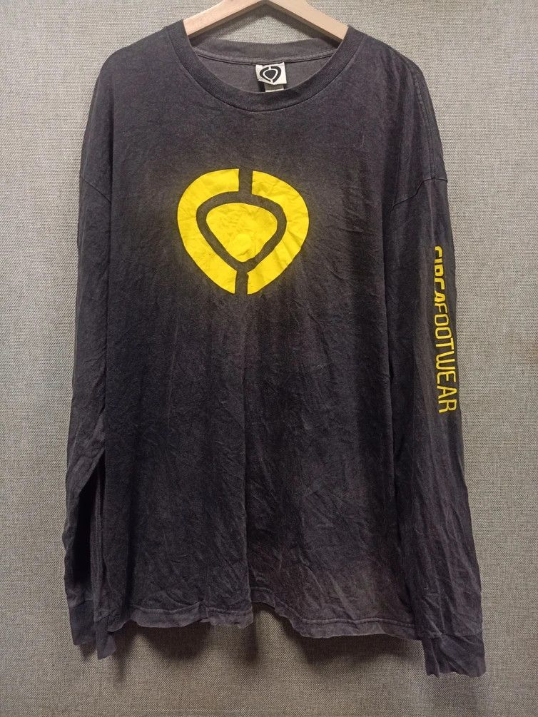 vintage t shirt circa skateboard