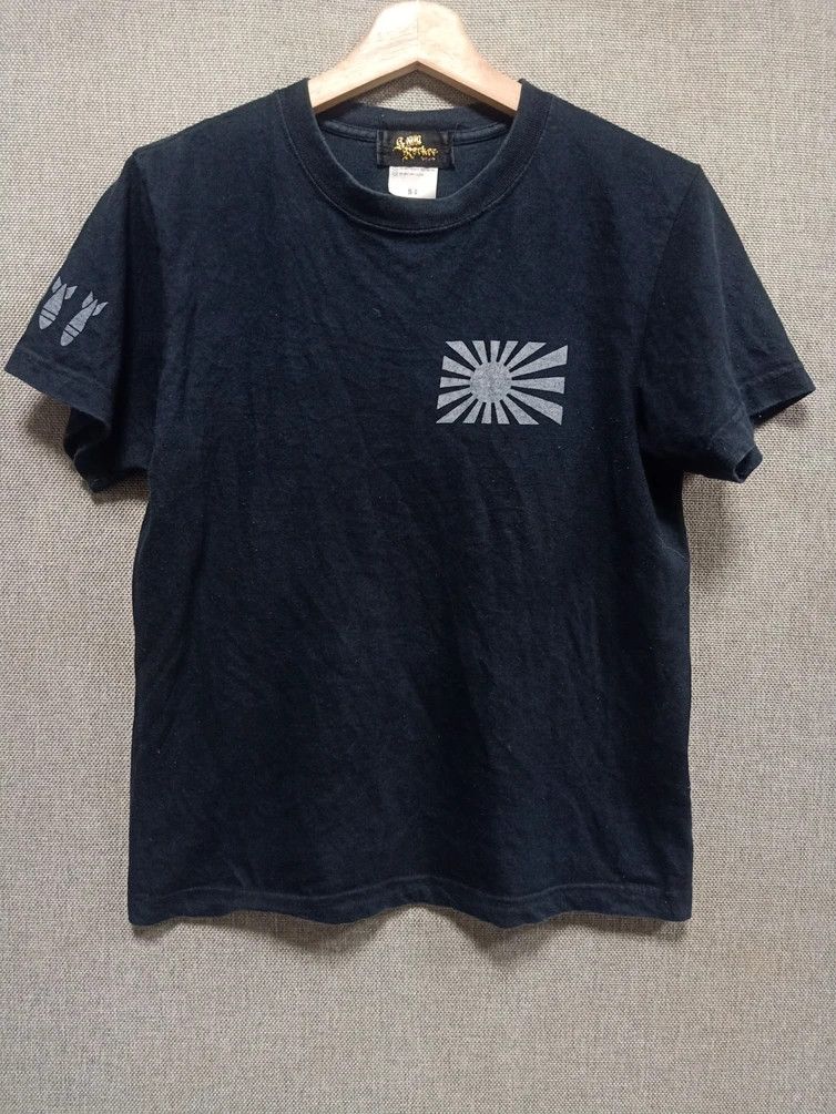 Japanese Brand t shirt skulls center japan Size US S / EU 44-46 / 1 - 2 Thumbnail