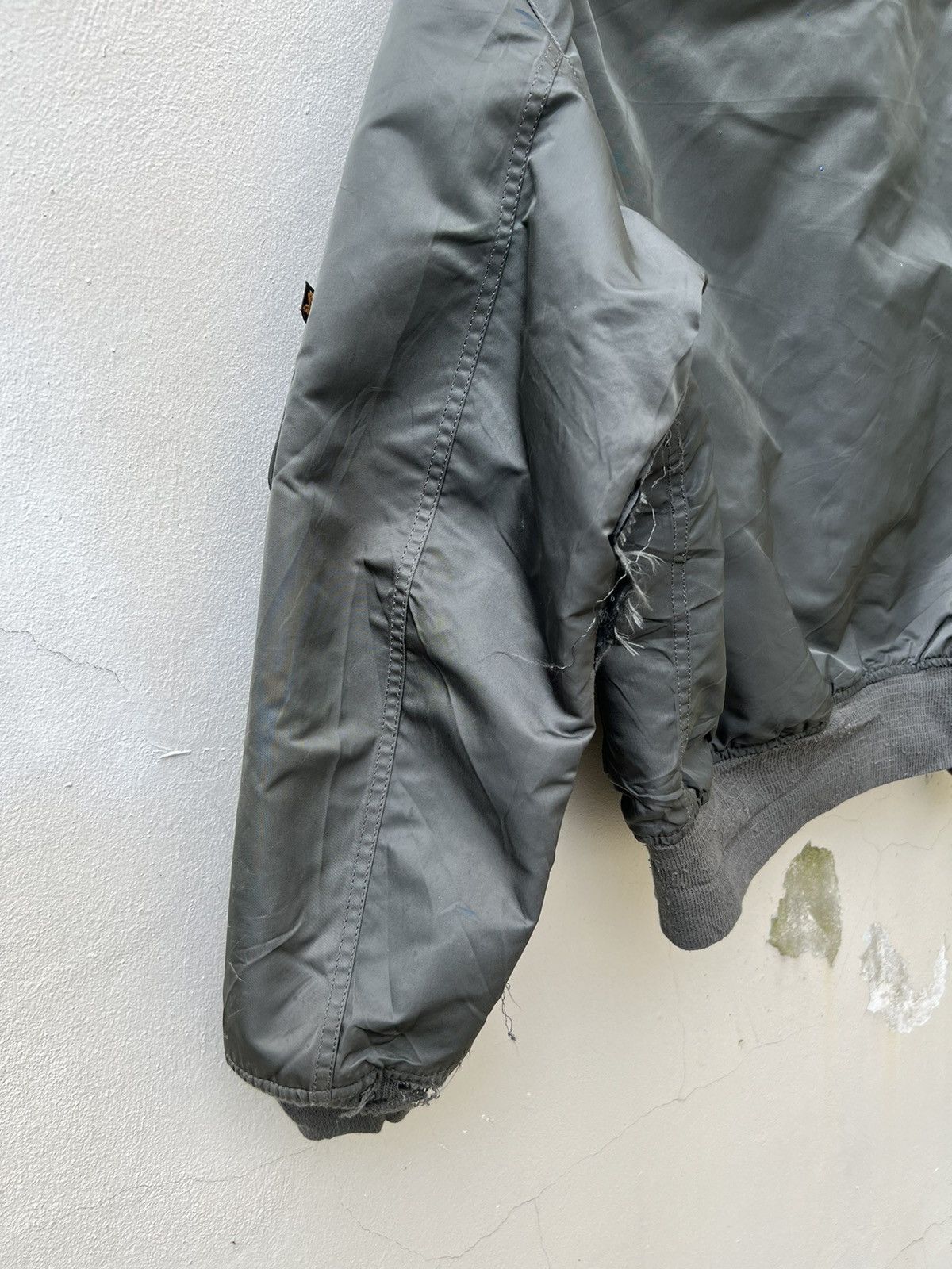 Alpha Industries × Vintage VTG 90s Alpha Industries Rips Paints Trashed CWU-45/P Jacket Size US M / EU 48-50 / 2 - 12 Thumbnail