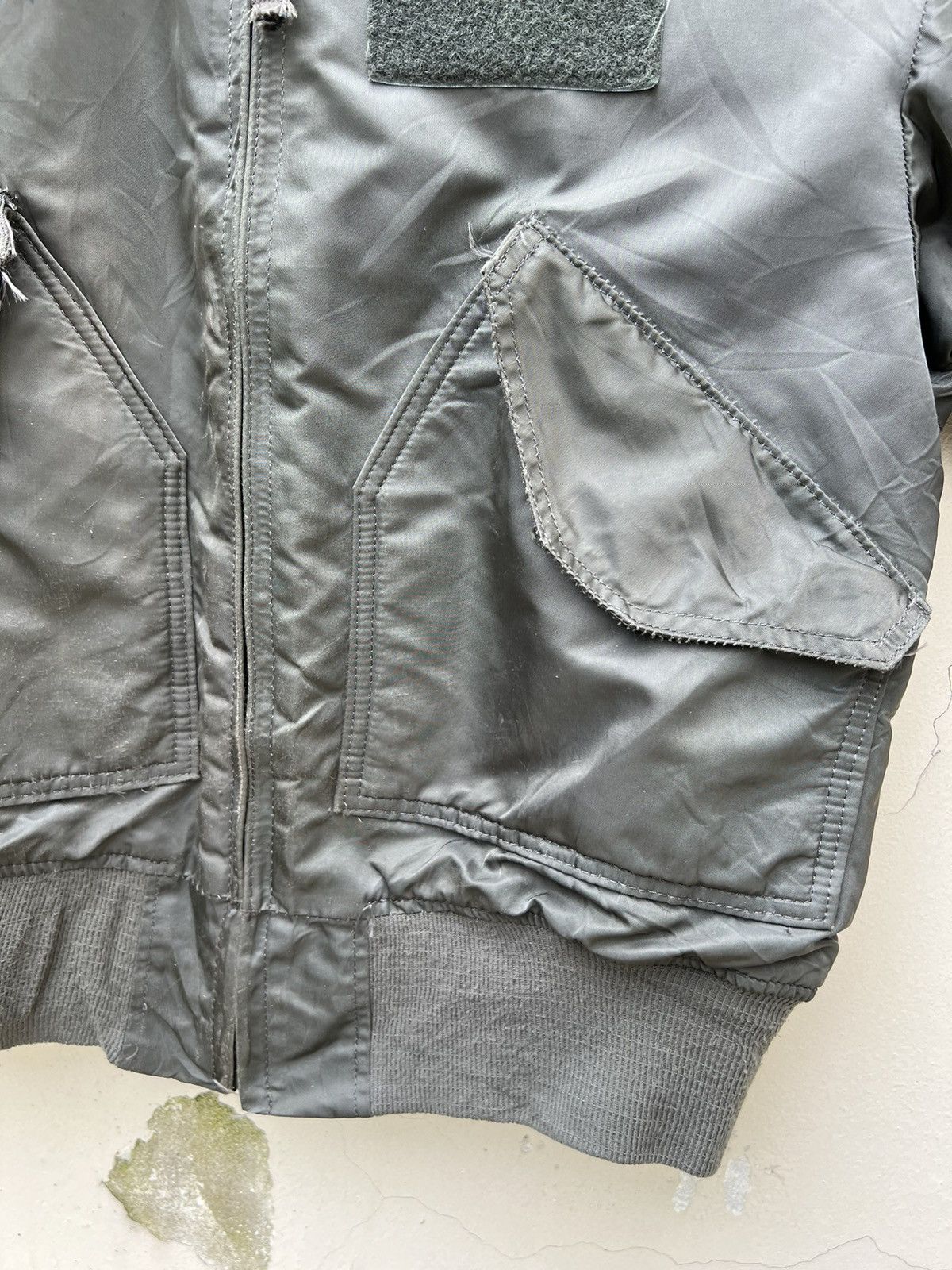 Alpha Industries × Vintage VTG 90s Alpha Industries Rips Paints Trashed CWU-45/P Jacket Size US M / EU 48-50 / 2 - 4 Thumbnail