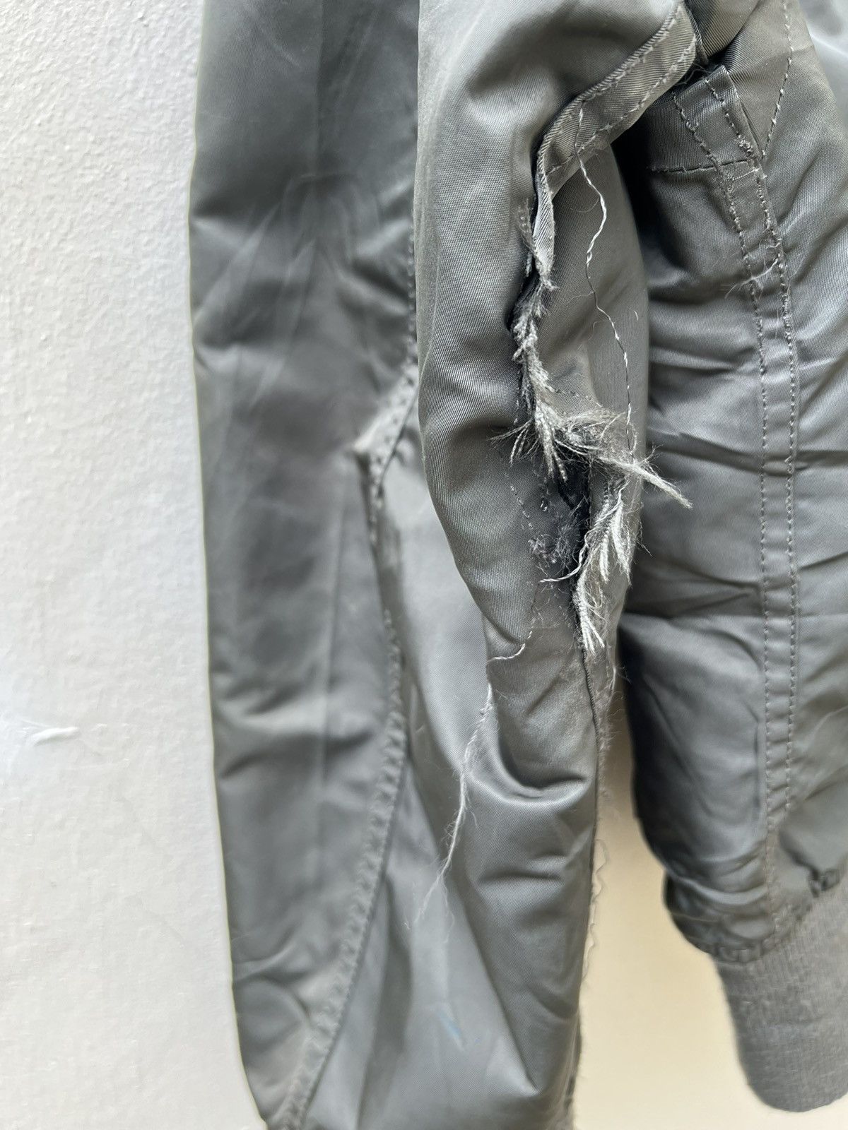 Alpha Industries × Vintage VTG 90s Alpha Industries Rips Paints Trashed CWU-45/P Jacket Size US M / EU 48-50 / 2 - 14 Thumbnail