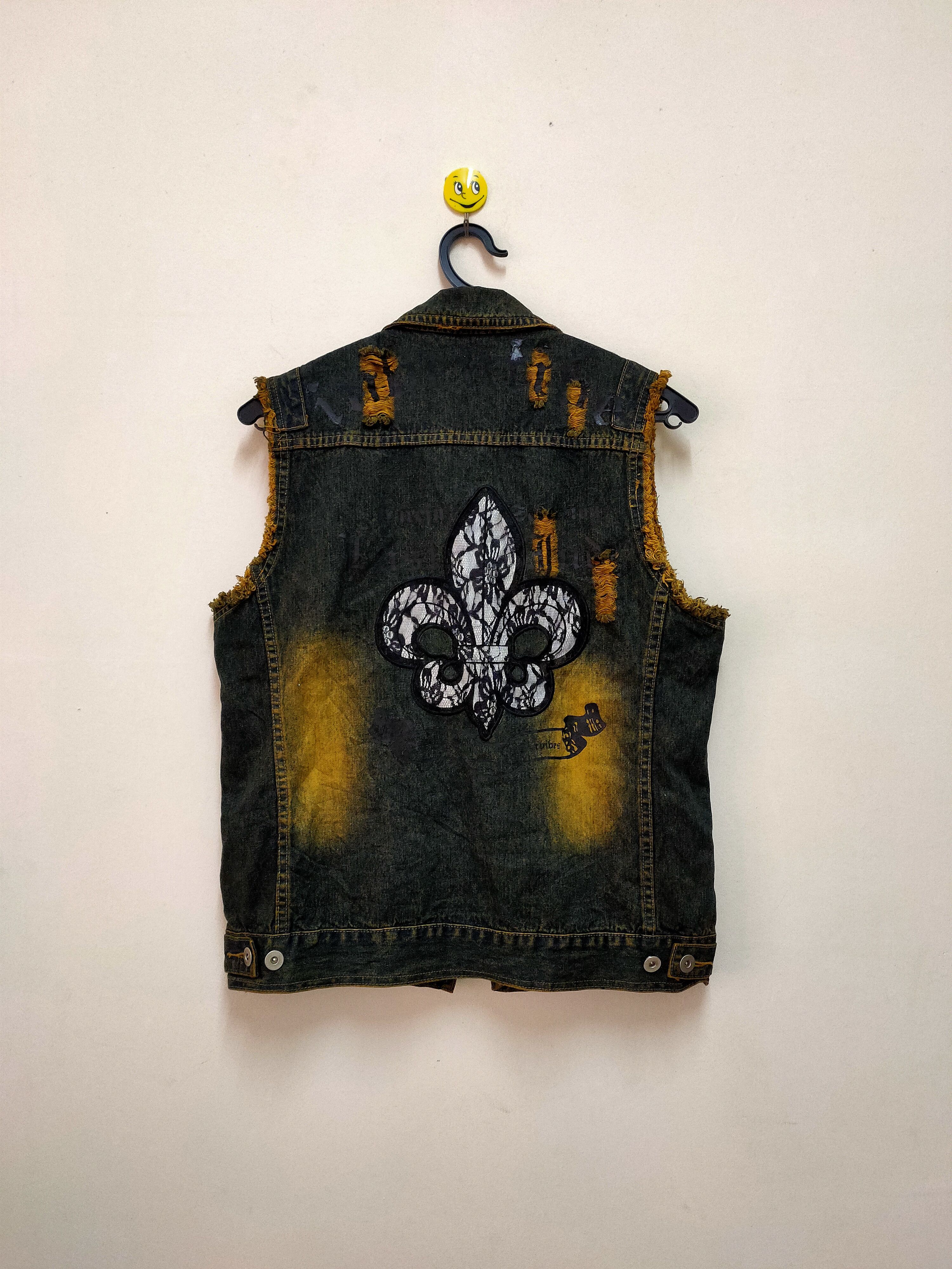In The Attic In The Attic Distressed Denim Jacket Zipper Jacket Size US M / EU 48-50 / 2 - 4 Thumbnail