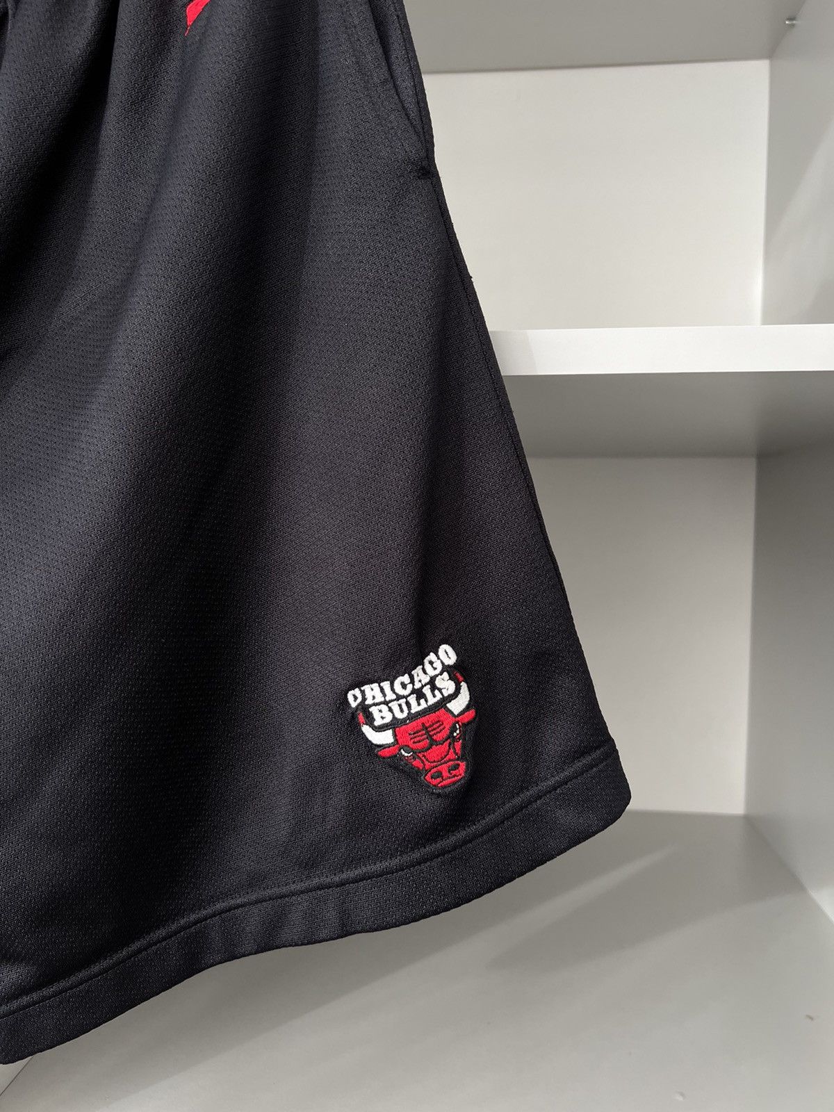NBA Starter NBA Chicago Bulls Vintage Shorts Size US 36 / EU 52 - 2 Thumbnail