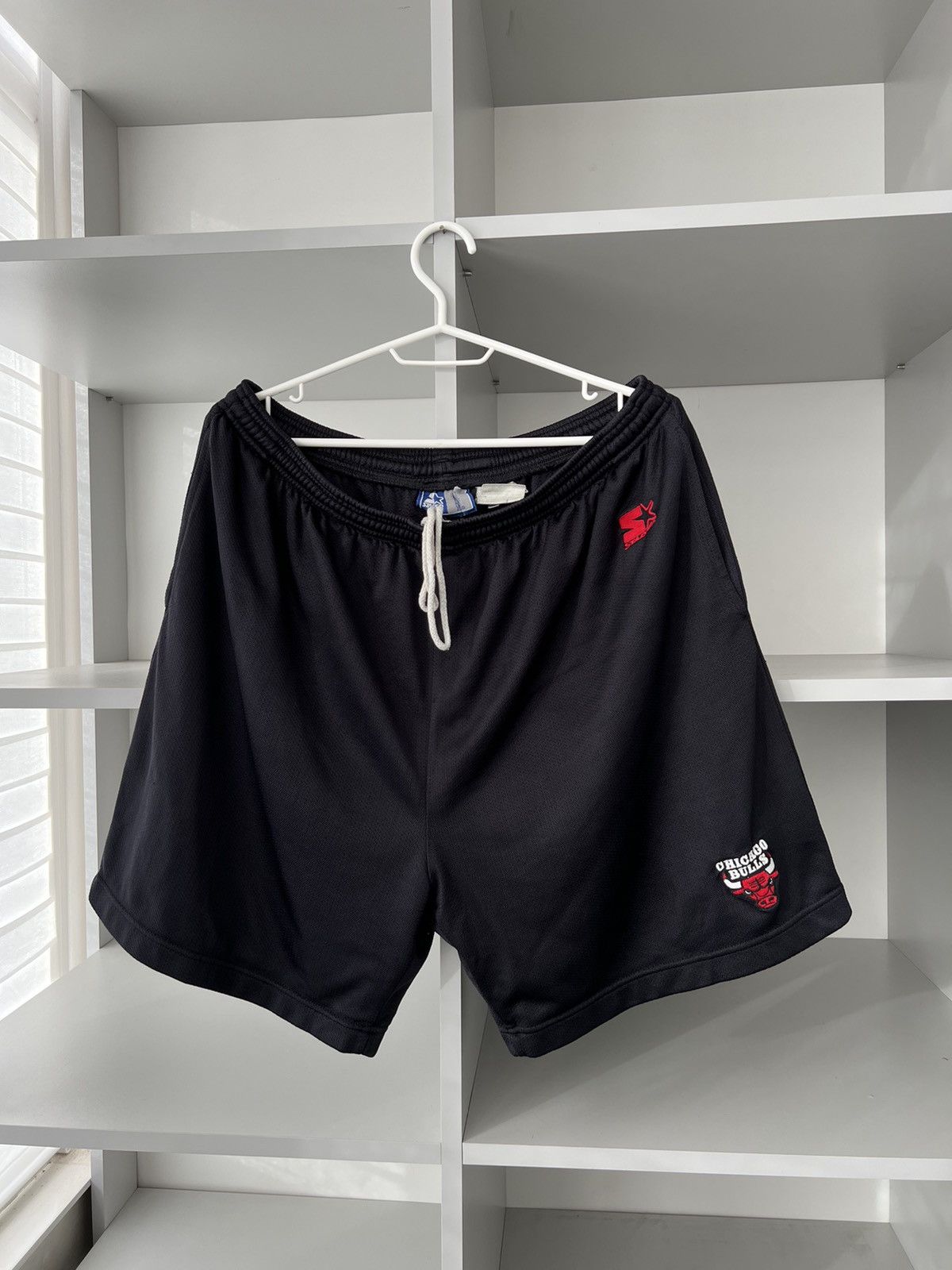 NBA Starter NBA Chicago Bulls Vintage Shorts Size US 36 / EU 52 - 1 Thumbnail