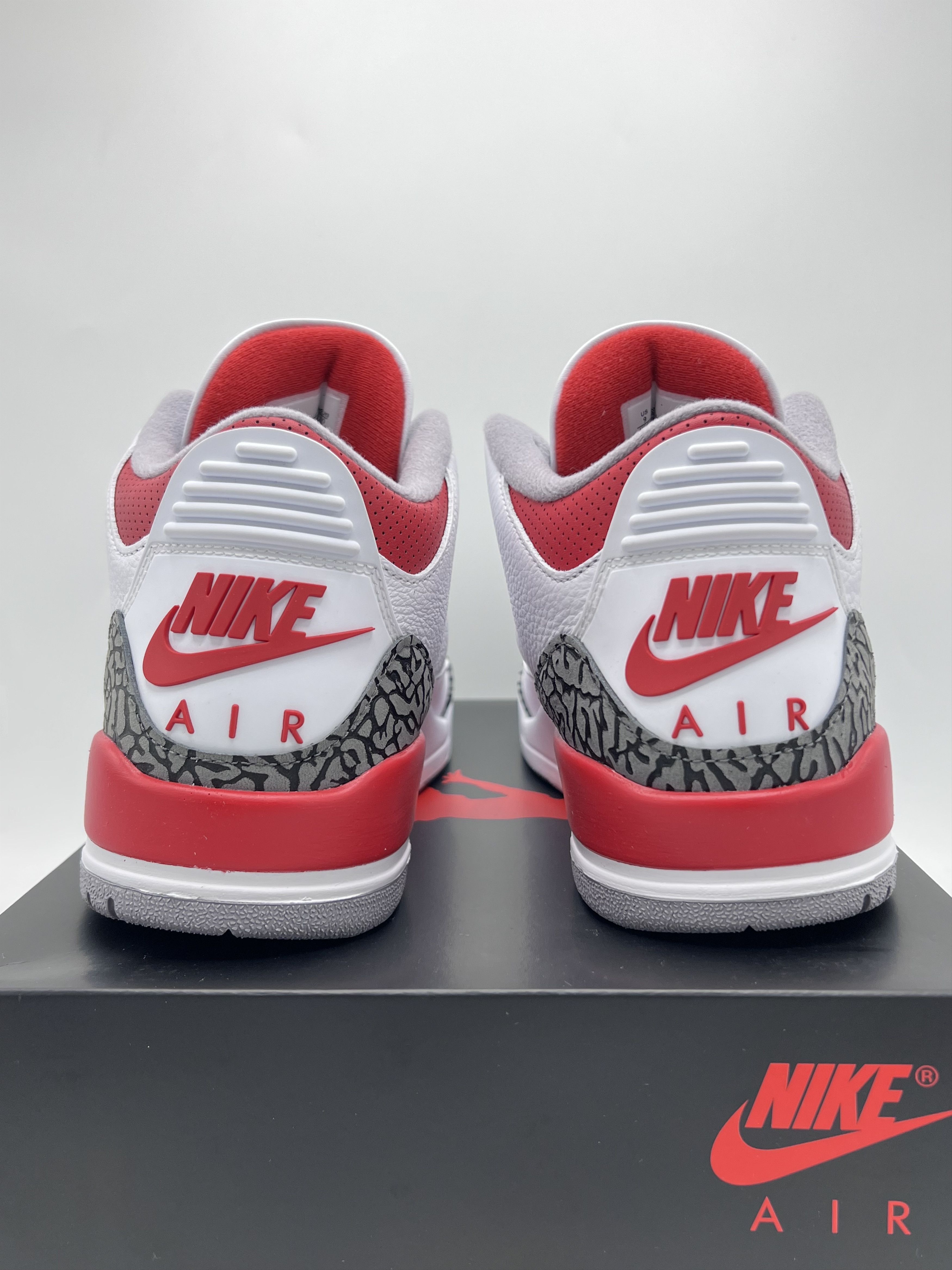 Jordan Brand Jordan 3 Retro Fire Red (2022) Size US 4.5 / IT 34.5 - 3 Thumbnail