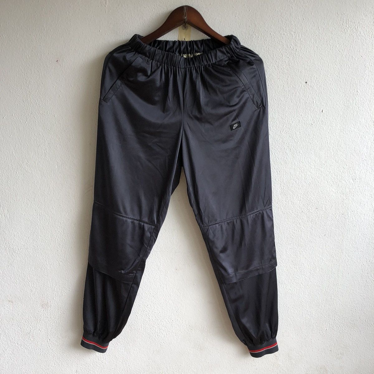 Vintage Vintage NIKE Jogger Pants Size US 36 / EU 52 - 1 Thumbnail