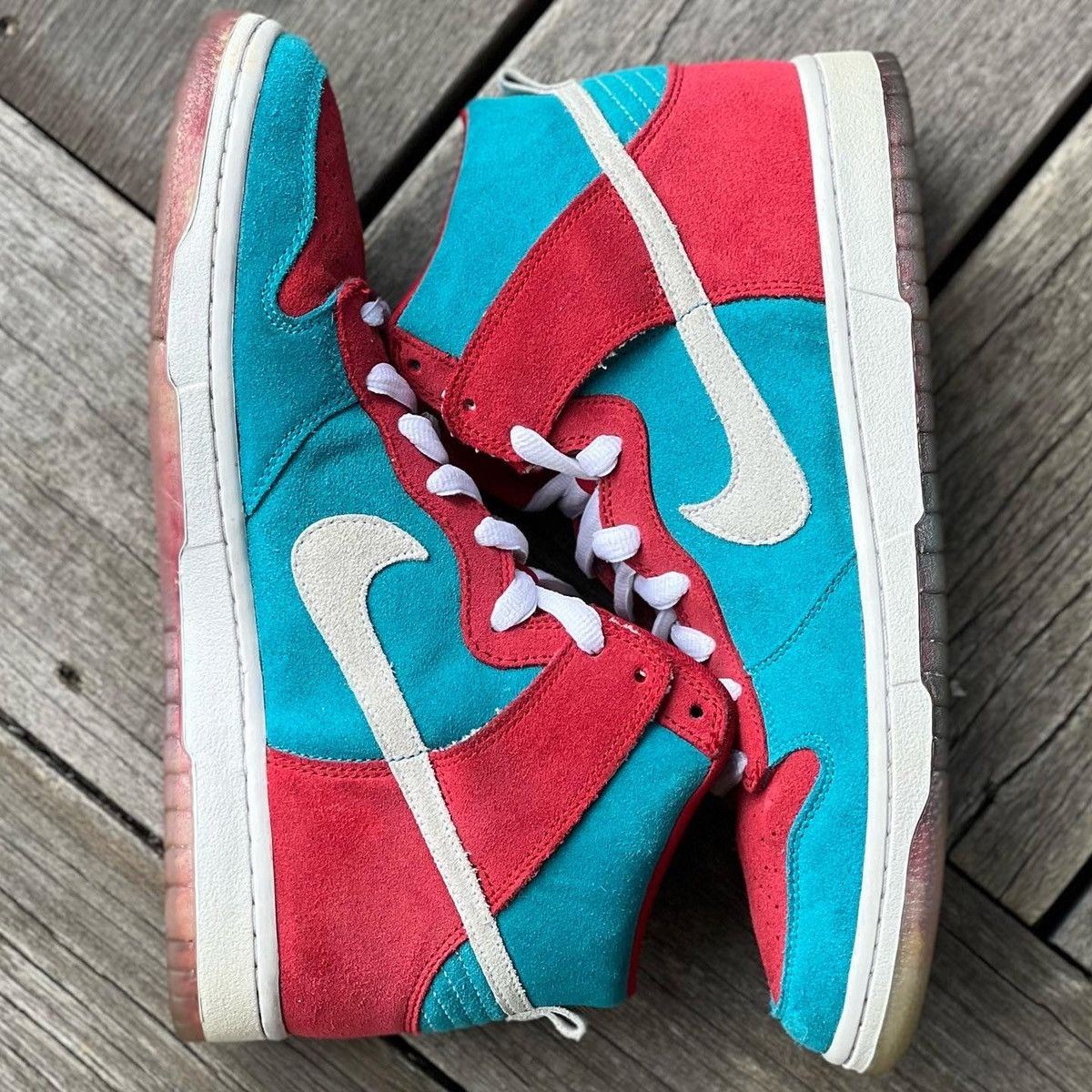 bloody gums nike sb
