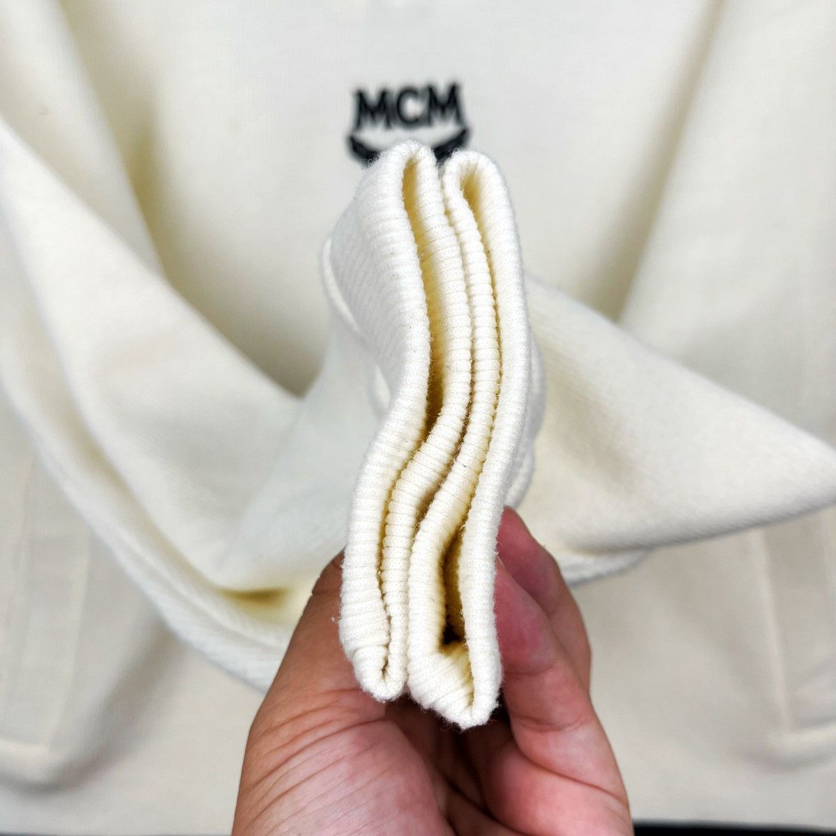 MCM × Vintage Vintage MCM Embroidered Sweatshirt Size US L / EU 52-54 / 3 - 8 Thumbnail