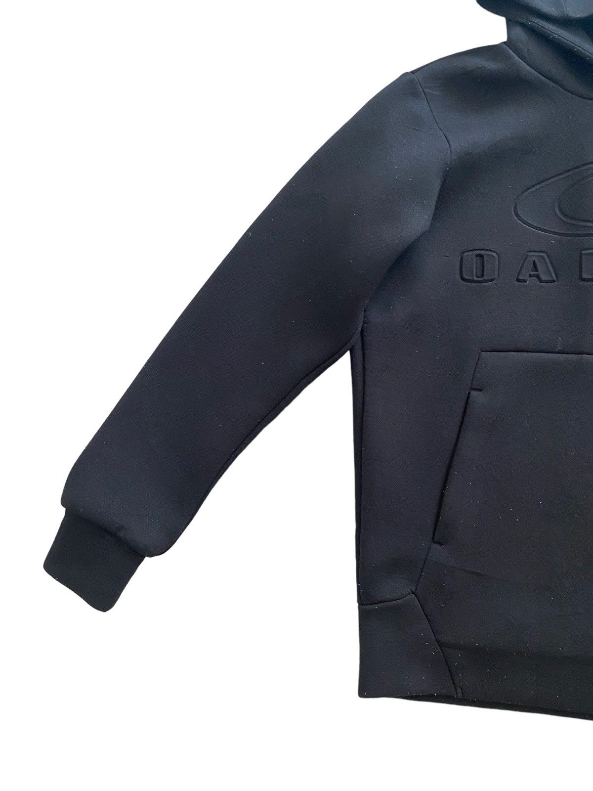 Oakley Rare OAKLEY PERFORMANCE FIT black logo hoodie nice design Size US M / EU 48-50 / 2 - 10 Thumbnail