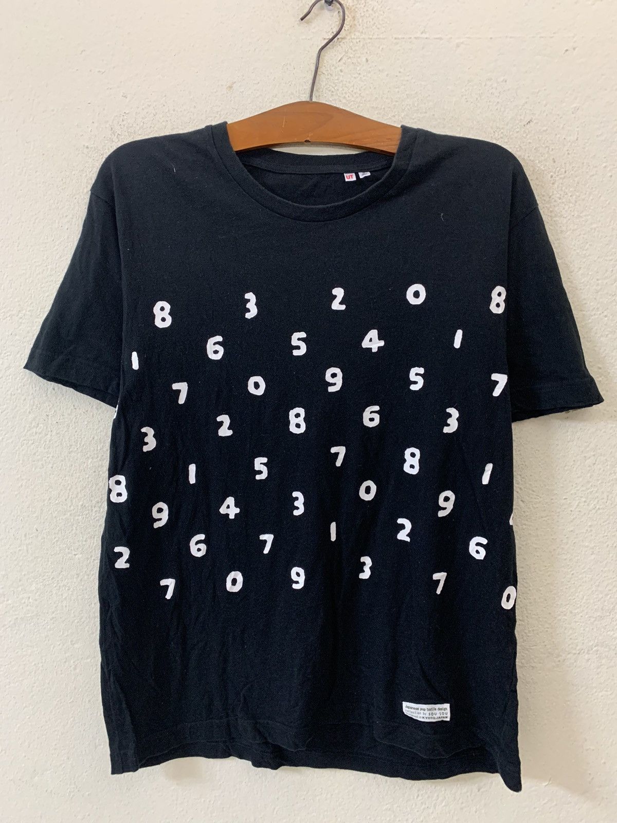 Uniqlo Uniqlo Sou Sou Number Design Tee Size US M / EU 48-50 / 2 - 1 Thumbnail