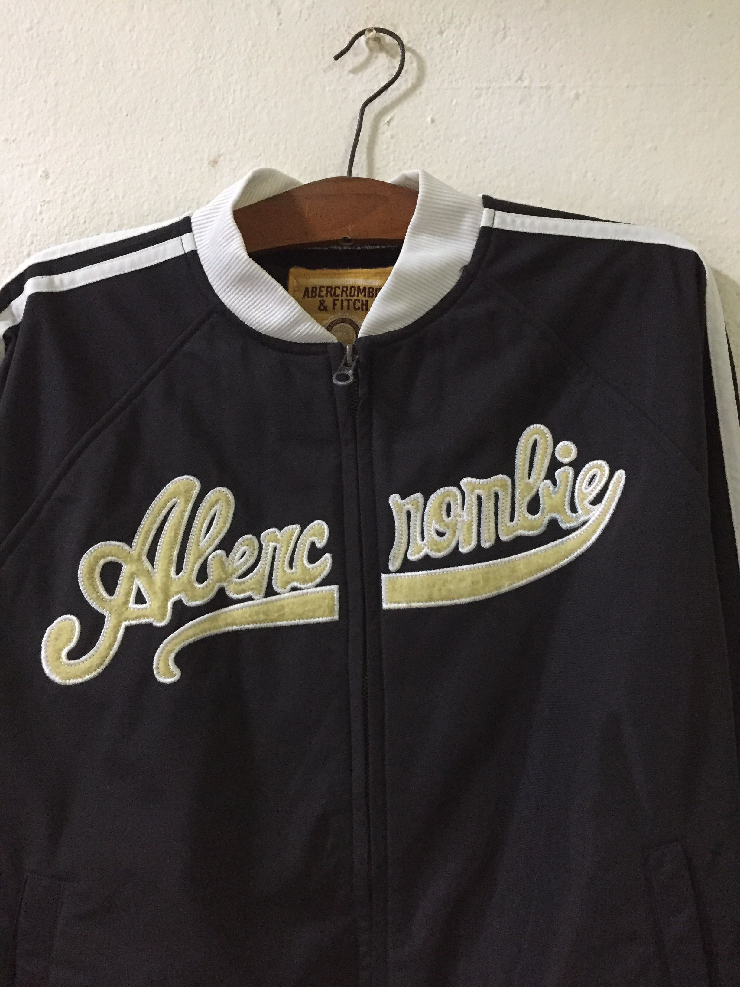 Abercrombie & Fitch Abercrombie & Fitch Spellout Jacket Size US L / EU 52-54 / 3 - 4 Thumbnail