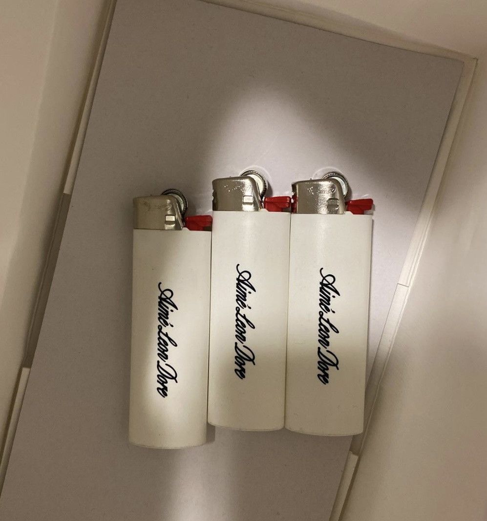 Supreme 2007 TERA Patrick lighters