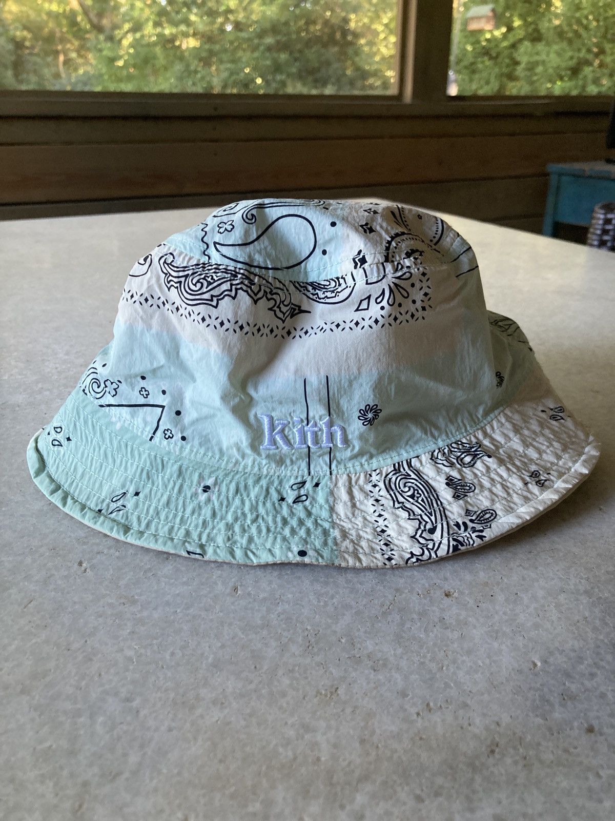 kith deconstructed bandana bucket hat-Nintendo Switch 本体 青/赤