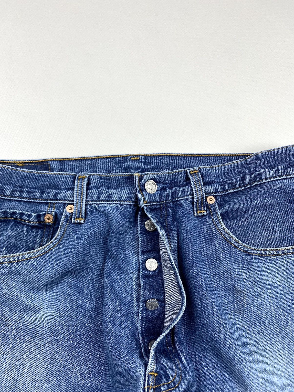 Levi's 🇺🇸 90’s Vintage Levi’s 501 Light Wash Denim Pants 34x30 Size US 34 / EU 50 - 6 Thumbnail