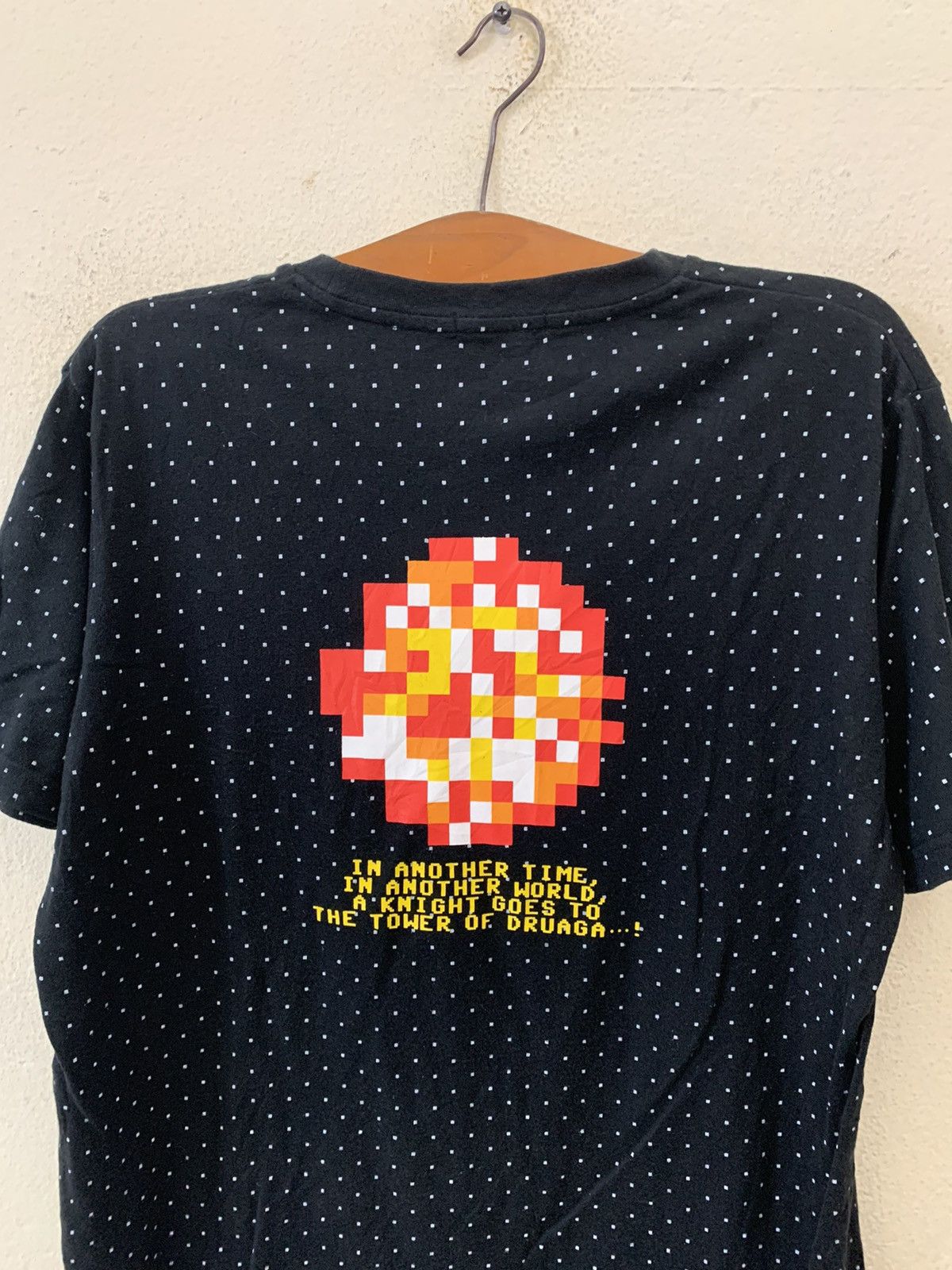 Uniqlo Uniqlo The Tower Of Druaga Tshirt Size US M / EU 48-50 / 2 - 10 Thumbnail