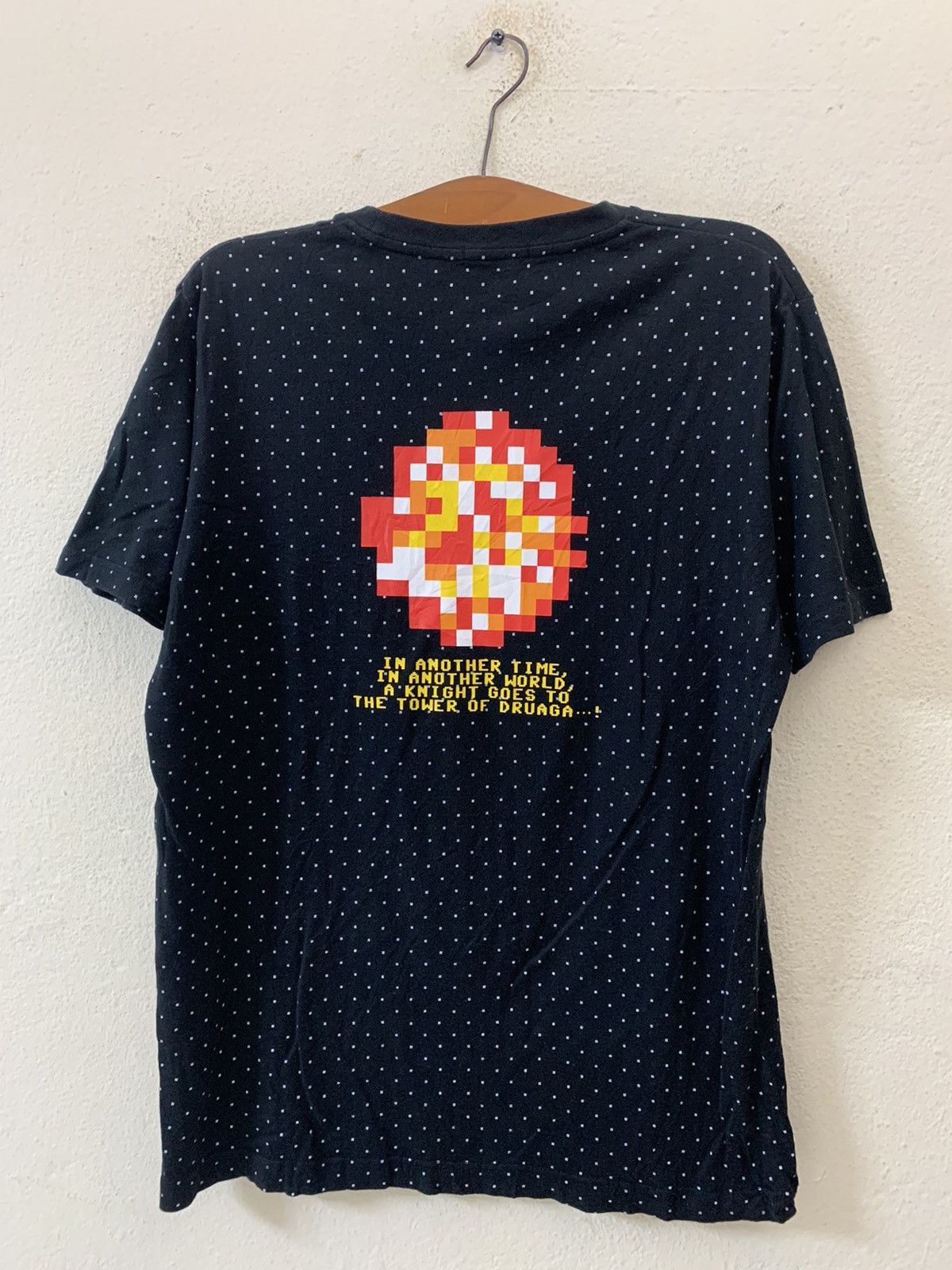 Uniqlo Uniqlo The Tower Of Druaga Tshirt Size US M / EU 48-50 / 2 - 7 Thumbnail