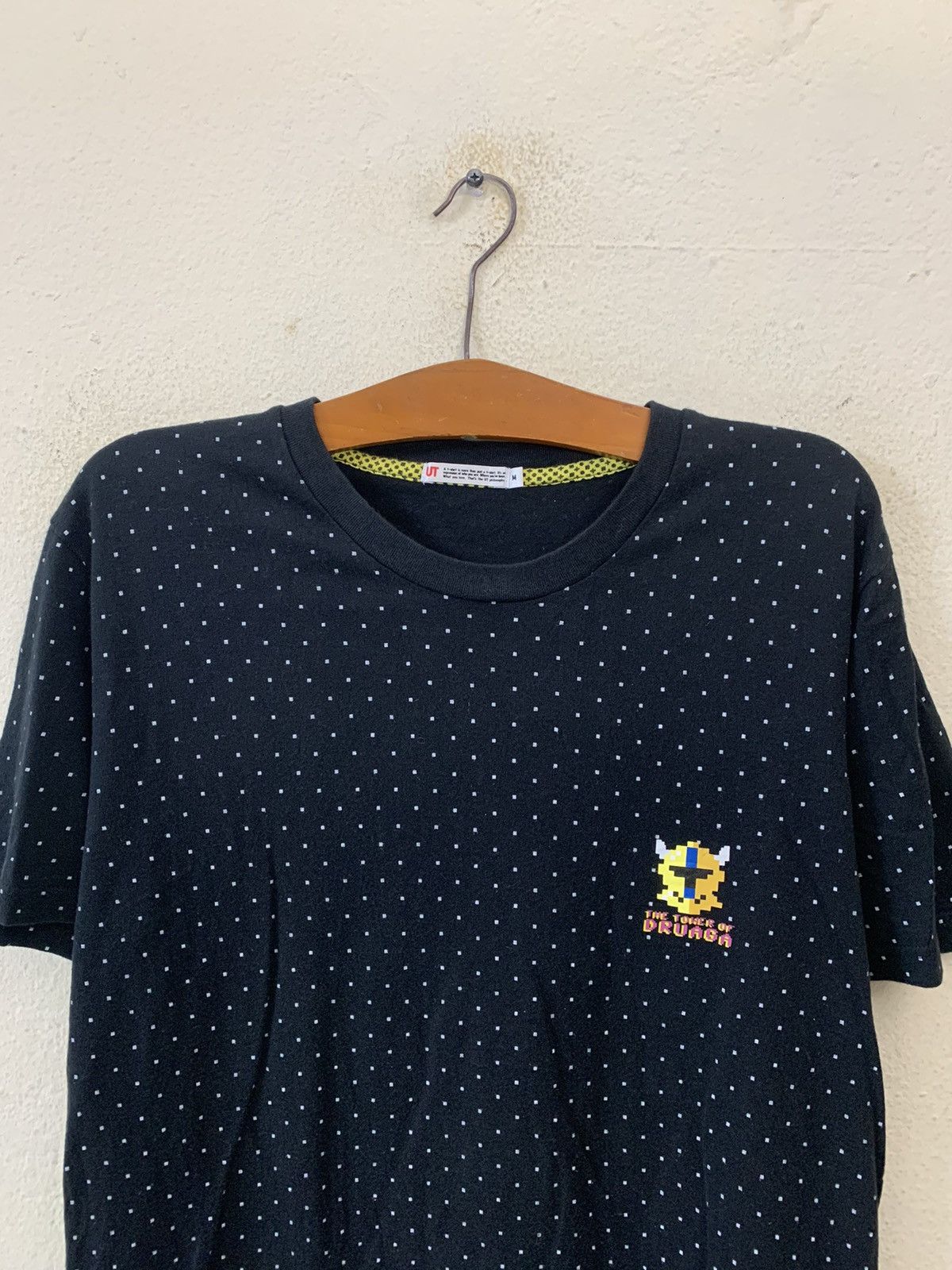 Uniqlo Uniqlo The Tower Of Druaga Tshirt Size US M / EU 48-50 / 2 - 4 Thumbnail