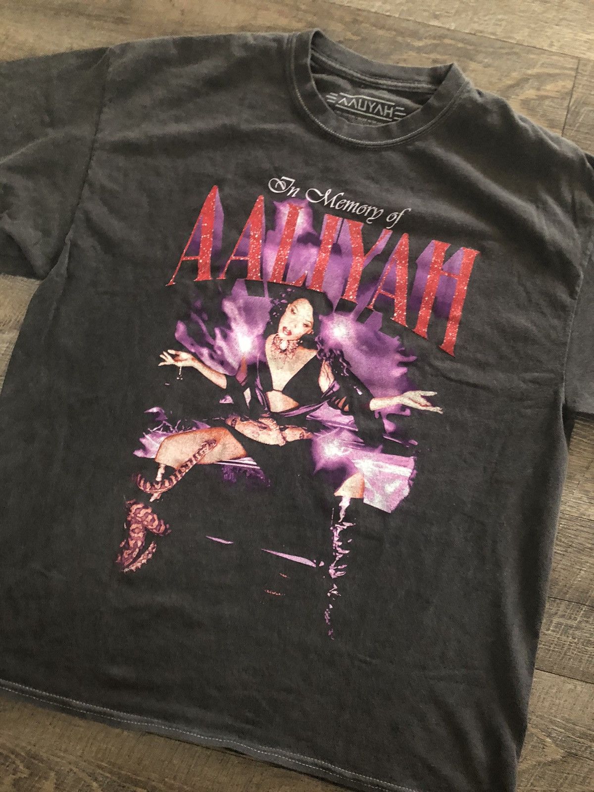 Band Tees × Rap Tees × Vintage In Memory of Aaliyah Garment Dyed Tee Size Small Size US S / EU 44-46 / 1 - 3 Thumbnail