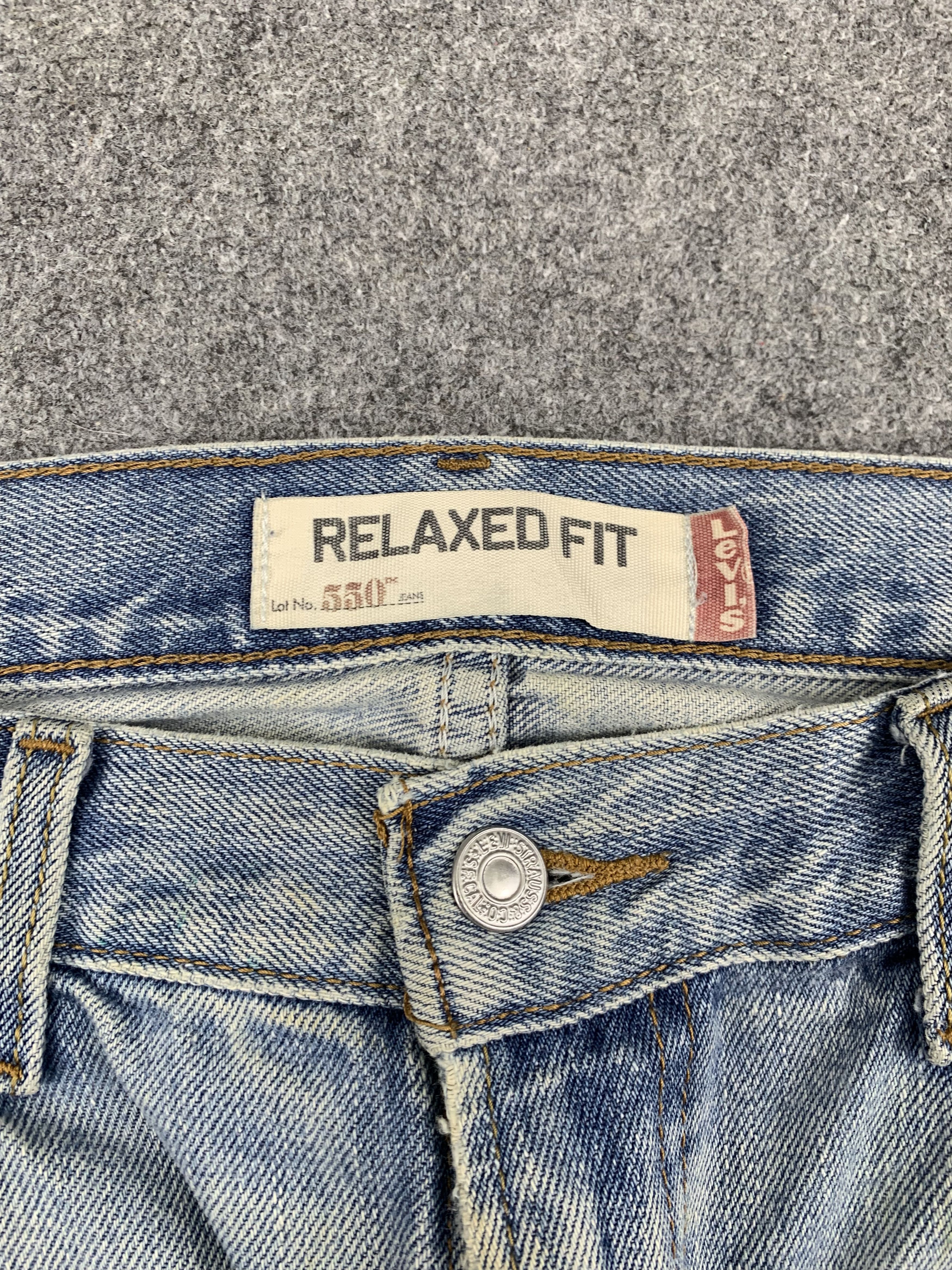 Levi's Vintage Levis 550 Light Wash Jeans DP1846 Size US 35 - 9 Thumbnail