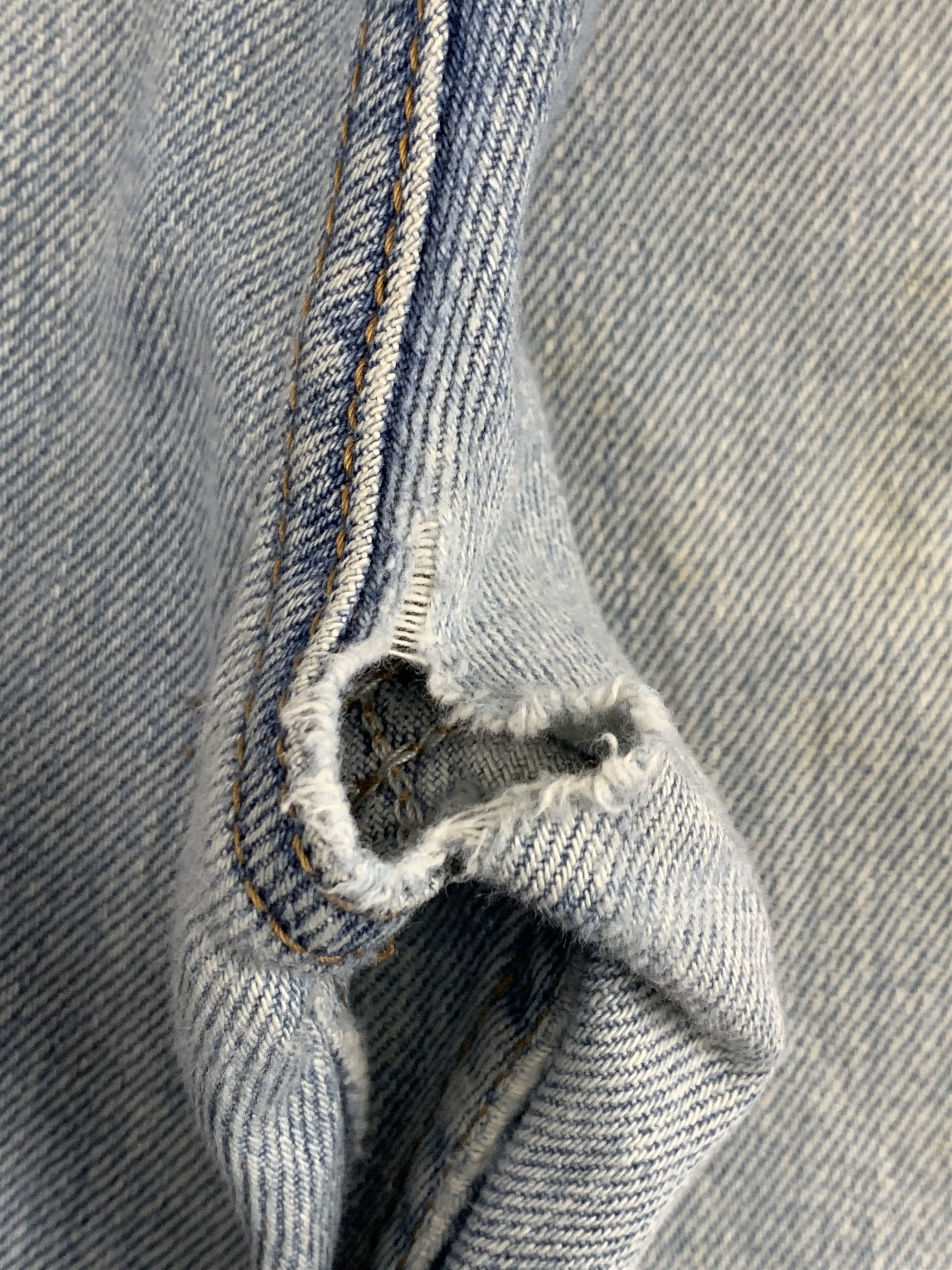 Levi's Vintage Levis 550 Light Wash Jeans DP1846 Size US 35 - 16 Thumbnail