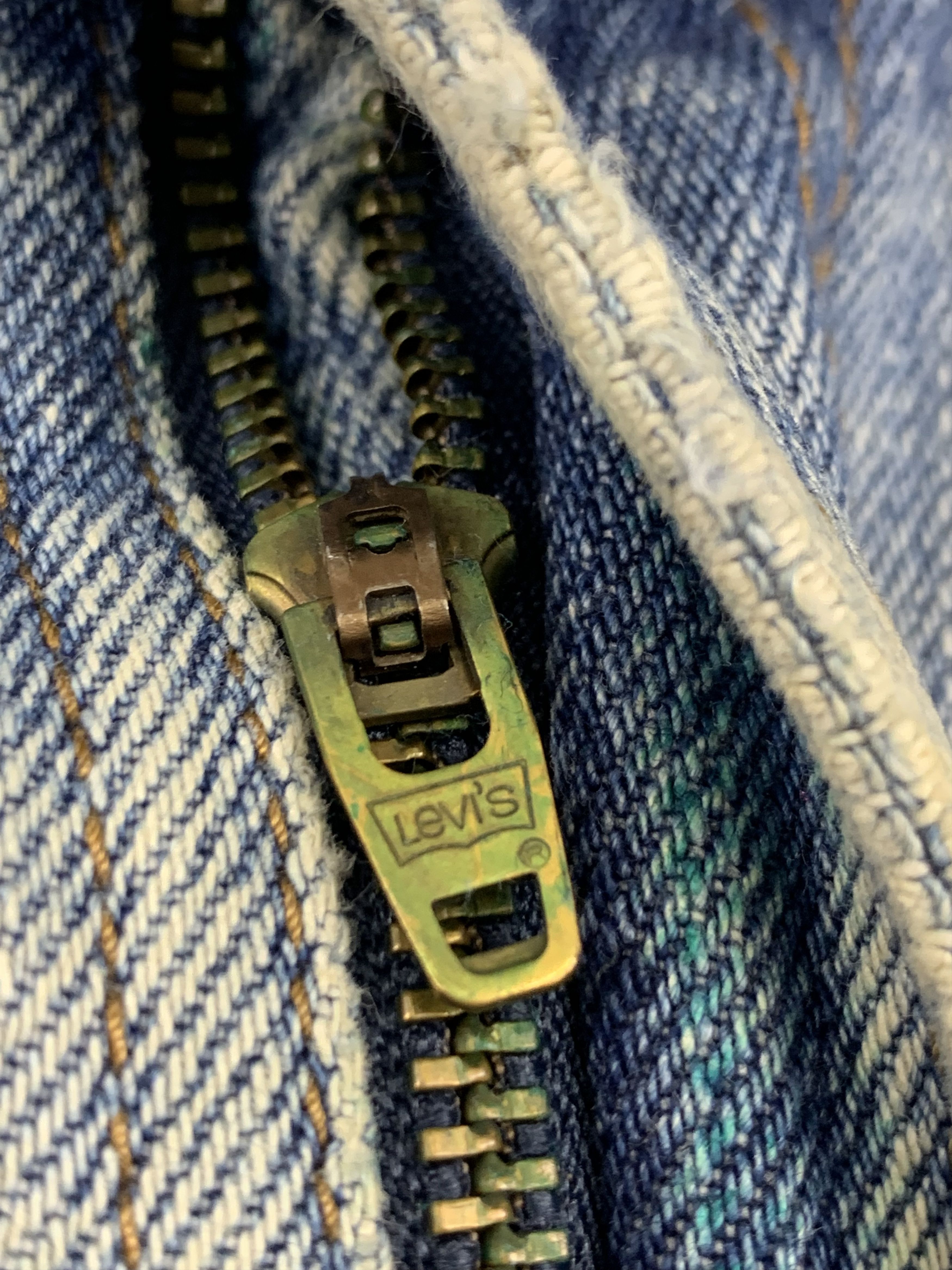 Levi's Vintage Levis 550 Light Wash Jeans DP1846 Size US 35 - 12 Thumbnail