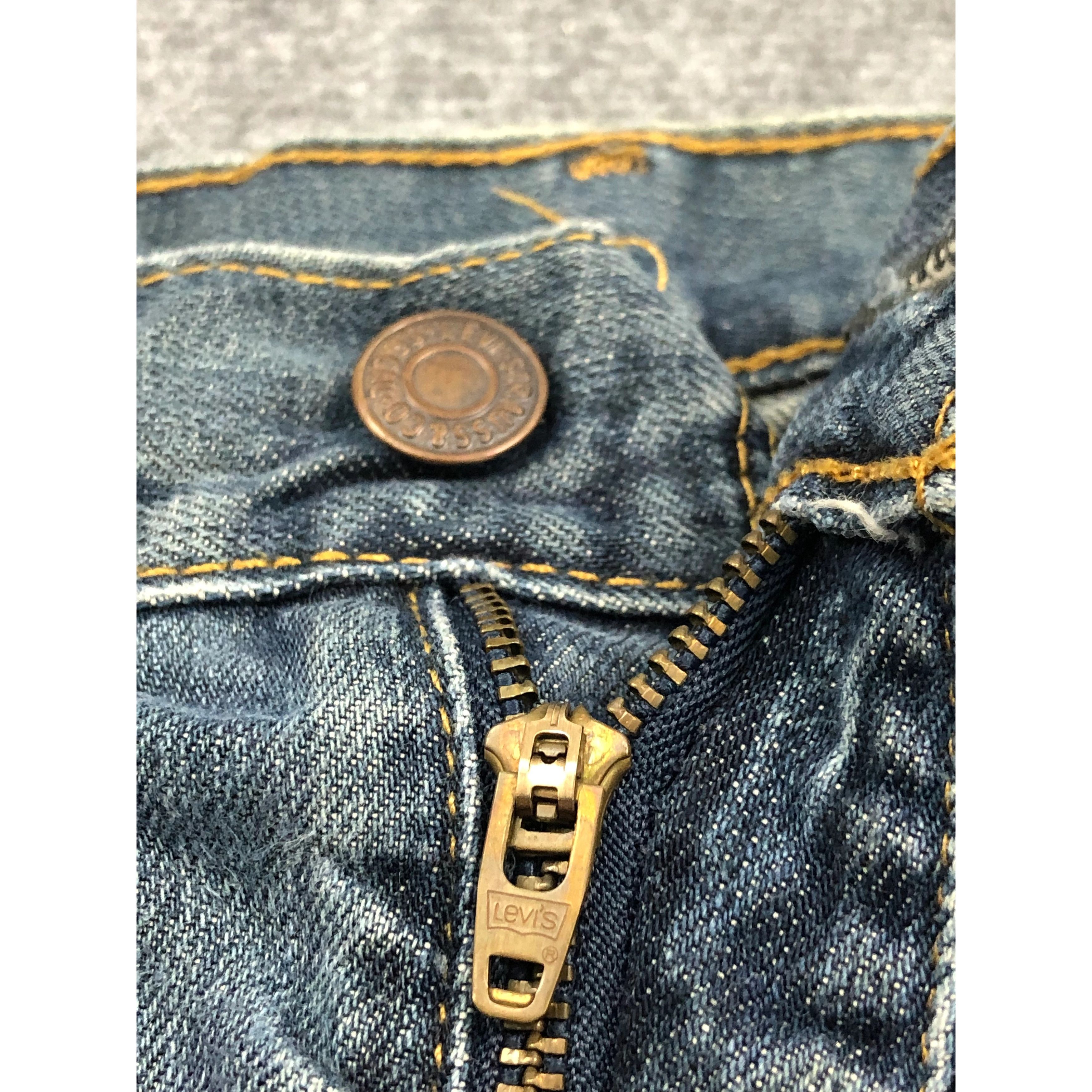 Levi's Vintage Levis 559 Denim Blue Jeans DP0232 Size US 31 - 8 Thumbnail