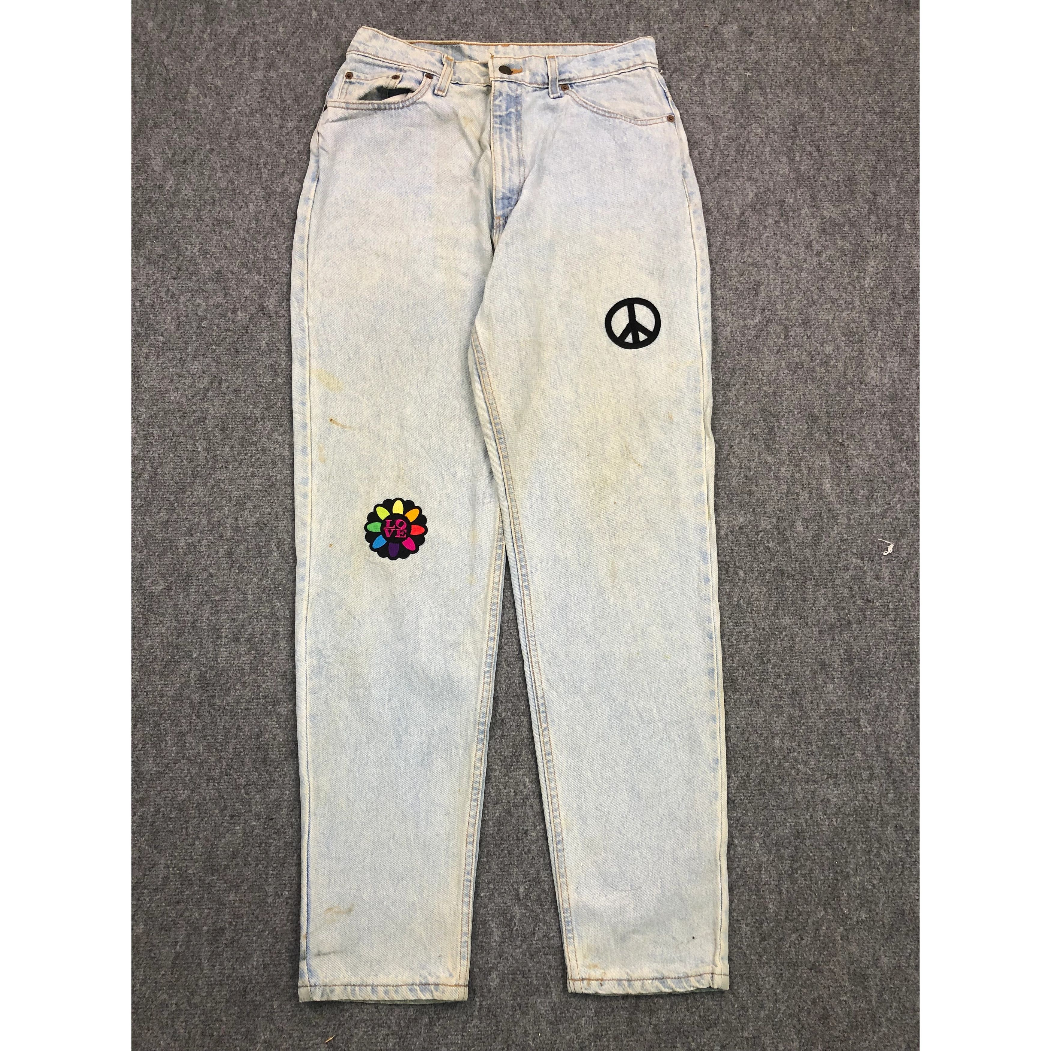 image of 90's Levis 521 Lightwash Tapered Fit Denim in Light Blue Jeans, Men's (Size 31)