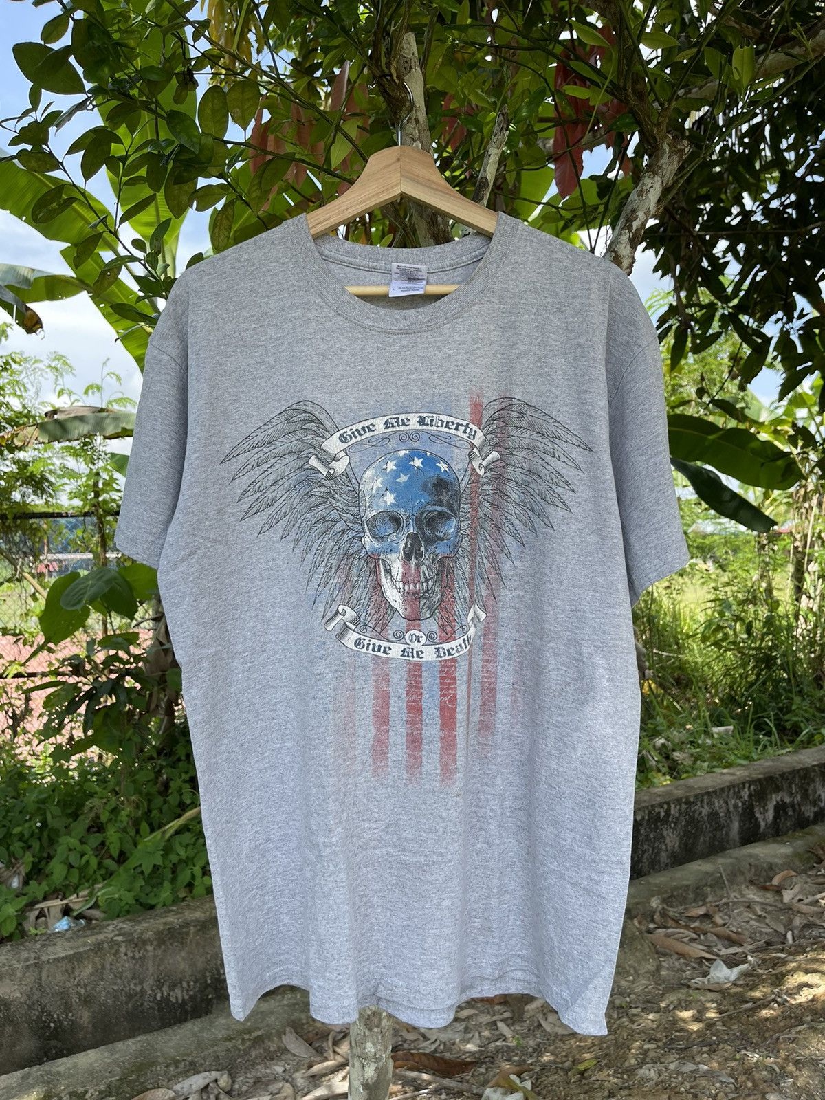 Vintage VINTAGE SKULL FLAG GRAPHIC ART TSHIRT Size US L / EU 52-54 / 3 - 1 Thumbnail
