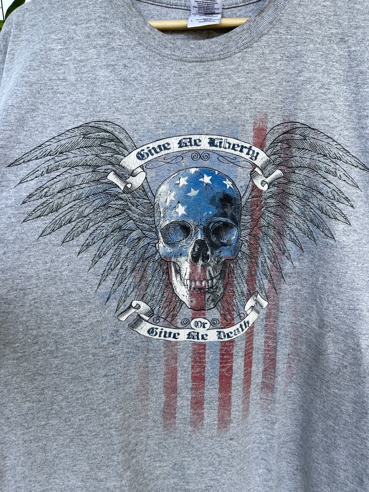 Vintage VINTAGE SKULL FLAG GRAPHIC ART TSHIRT Size US L / EU 52-54 / 3 - 2 Thumbnail