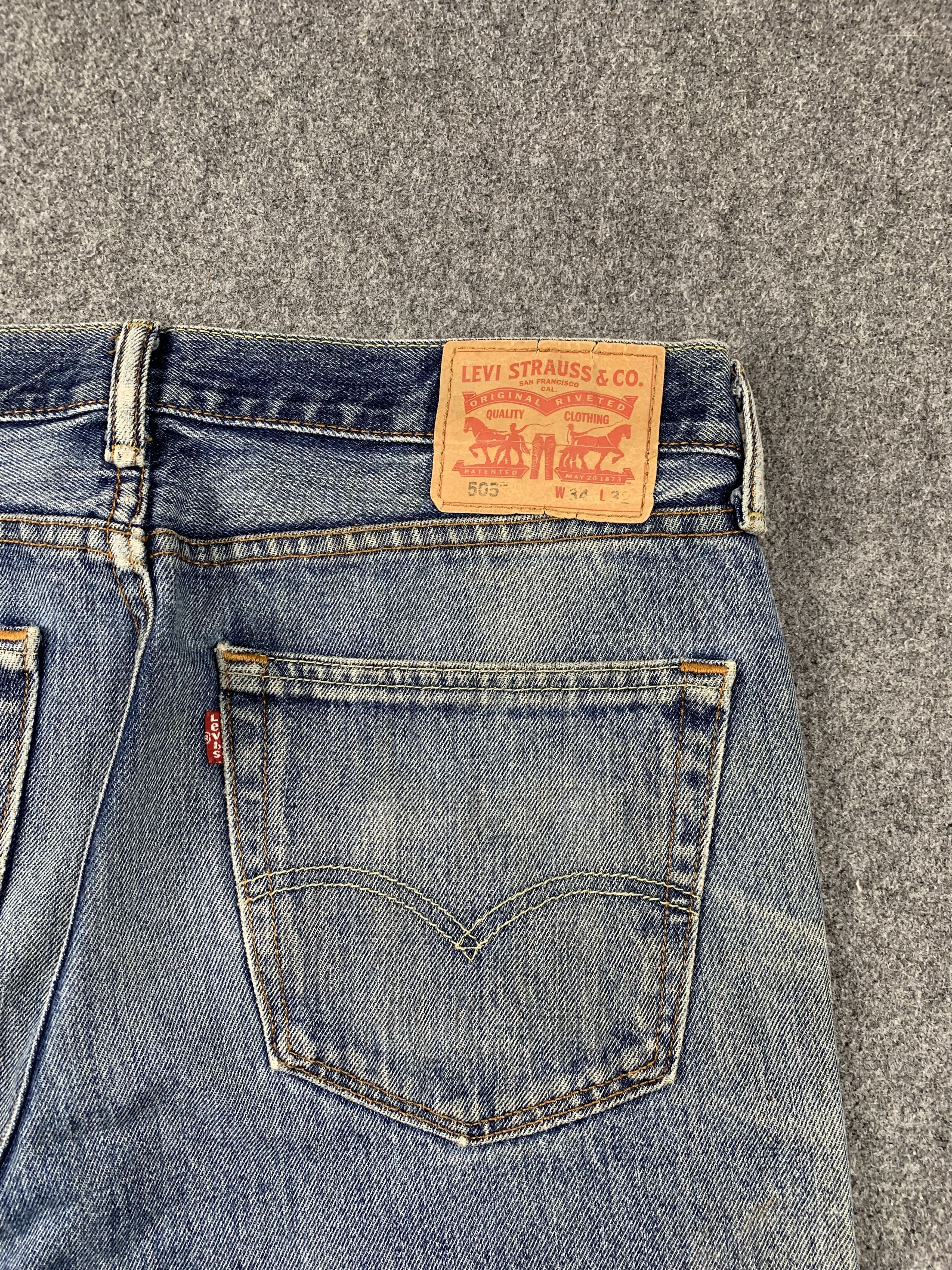 Levi's Vintage Levis 505 Faded Blue Jeans DP2108 Size US 35 - 18 Thumbnail