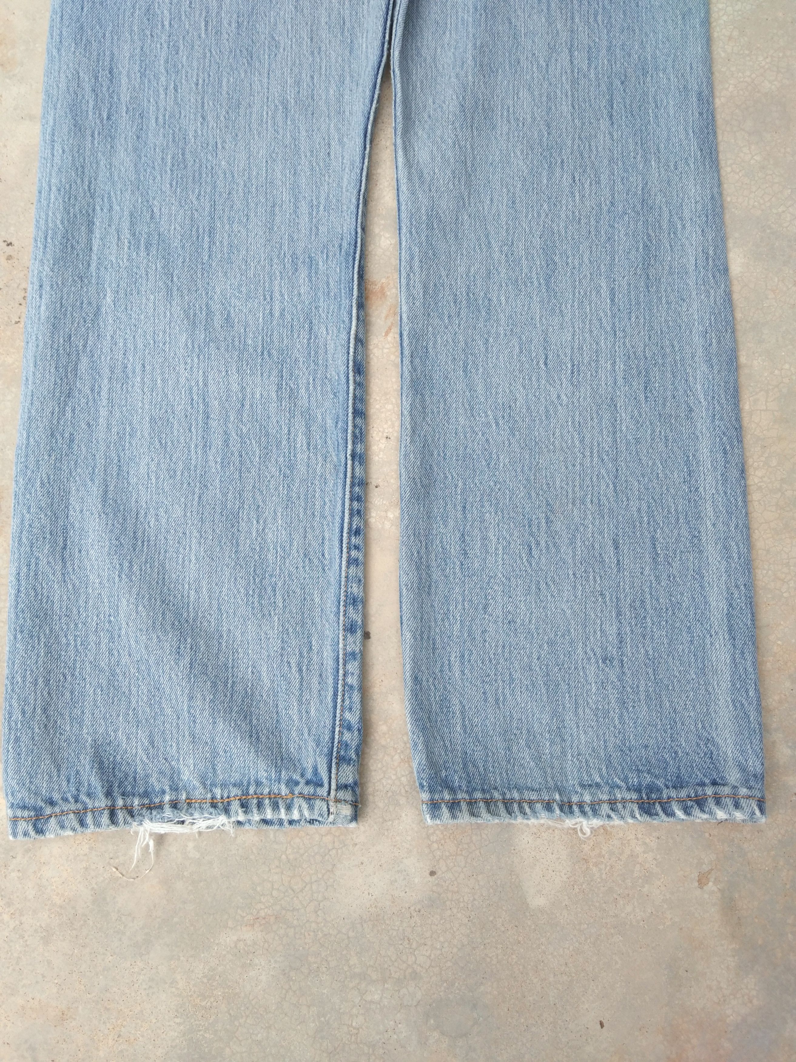 Levi's Vintage Levi's 501 Faded Blue Distressed Jeans 28x30 Size US 28 / EU 44 - 3 Thumbnail