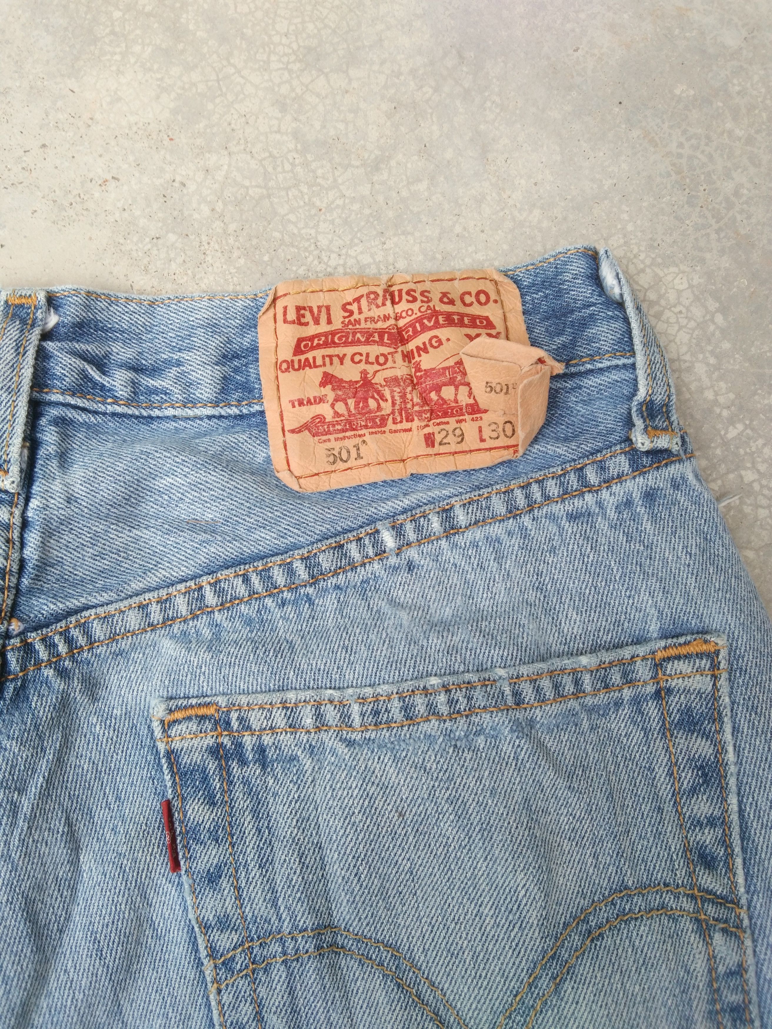 Levi's Vintage Levi's 501 Faded Blue Distressed Jeans 28x30 Size US 28 / EU 44 - 4 Thumbnail