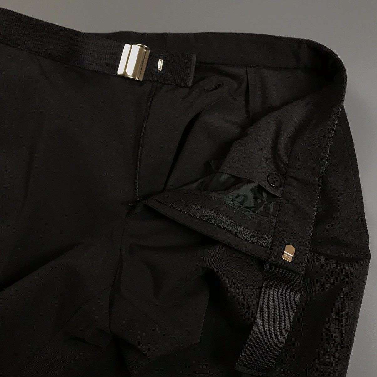 Prada Prada - Belted Straight Cut Trousers Size US 30 / EU 46 - 10 Thumbnail
