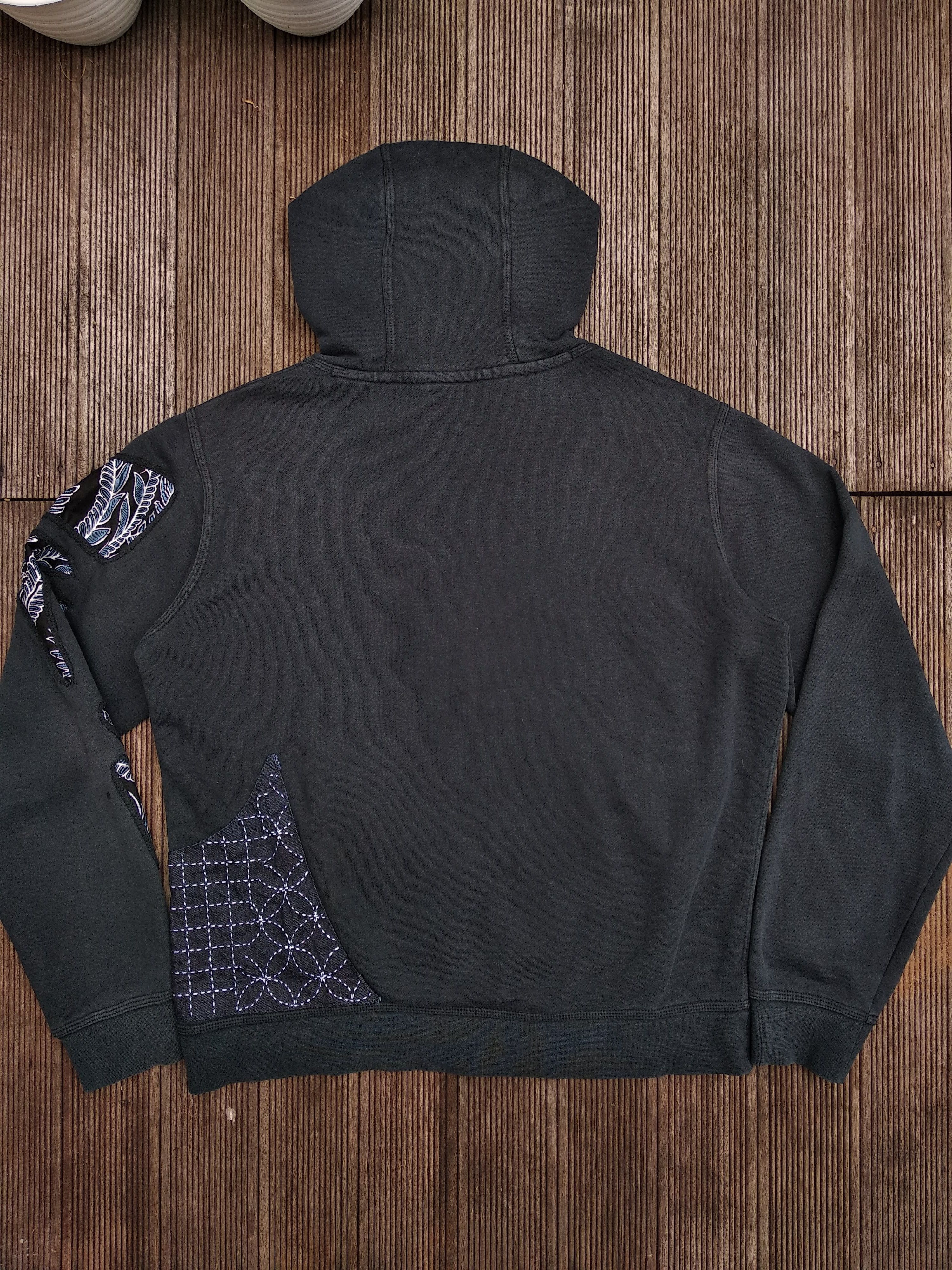 Nike Nike Small Swoosh Hoodie Custom Japanese Sashiko Size US L / EU 52-54 / 3 - 7 Thumbnail