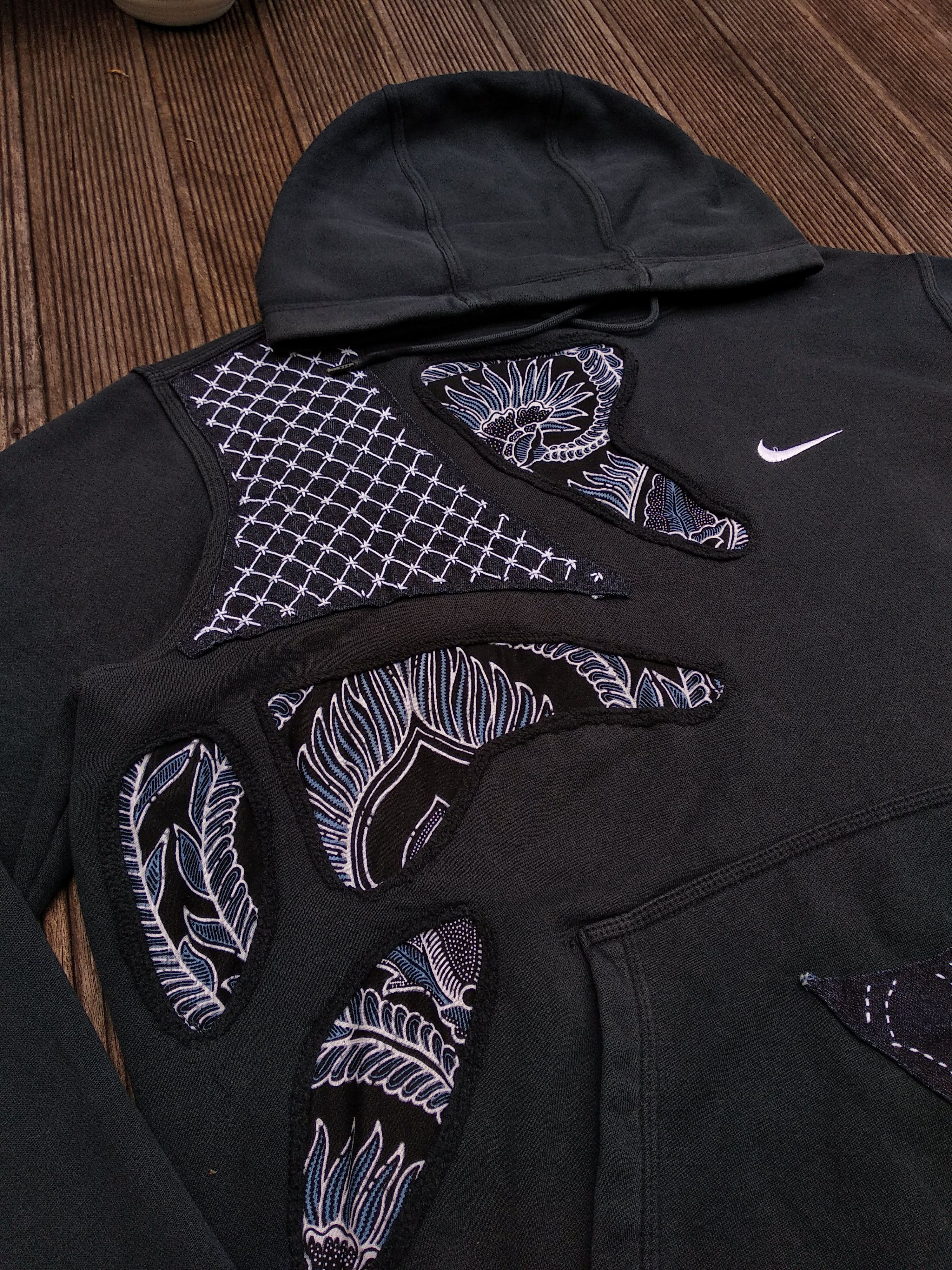 Nike Nike Small Swoosh Hoodie Custom Japanese Sashiko Size US L / EU 52-54 / 3 - 3 Thumbnail