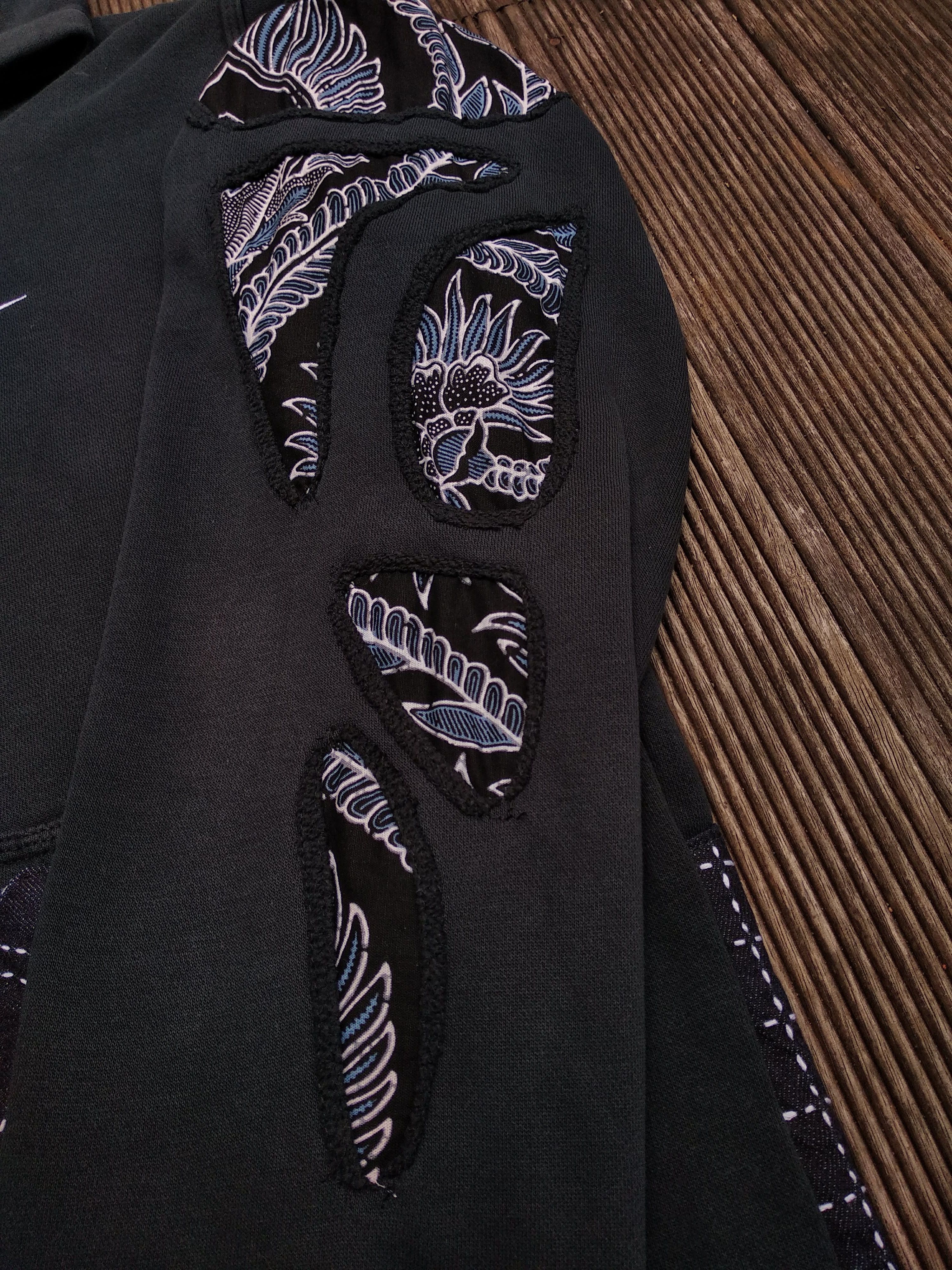 Nike Nike Small Swoosh Hoodie Custom Japanese Sashiko Size US L / EU 52-54 / 3 - 6 Thumbnail