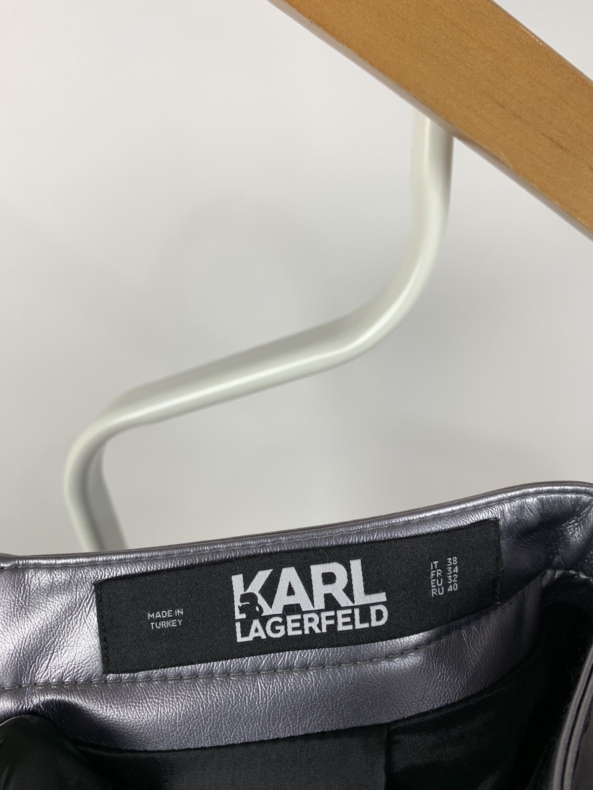 Karl Lagerfeld Karl Lagerfeld Women’s Mini Skirt Size 26" / US 2 / IT 38 - 15 Thumbnail