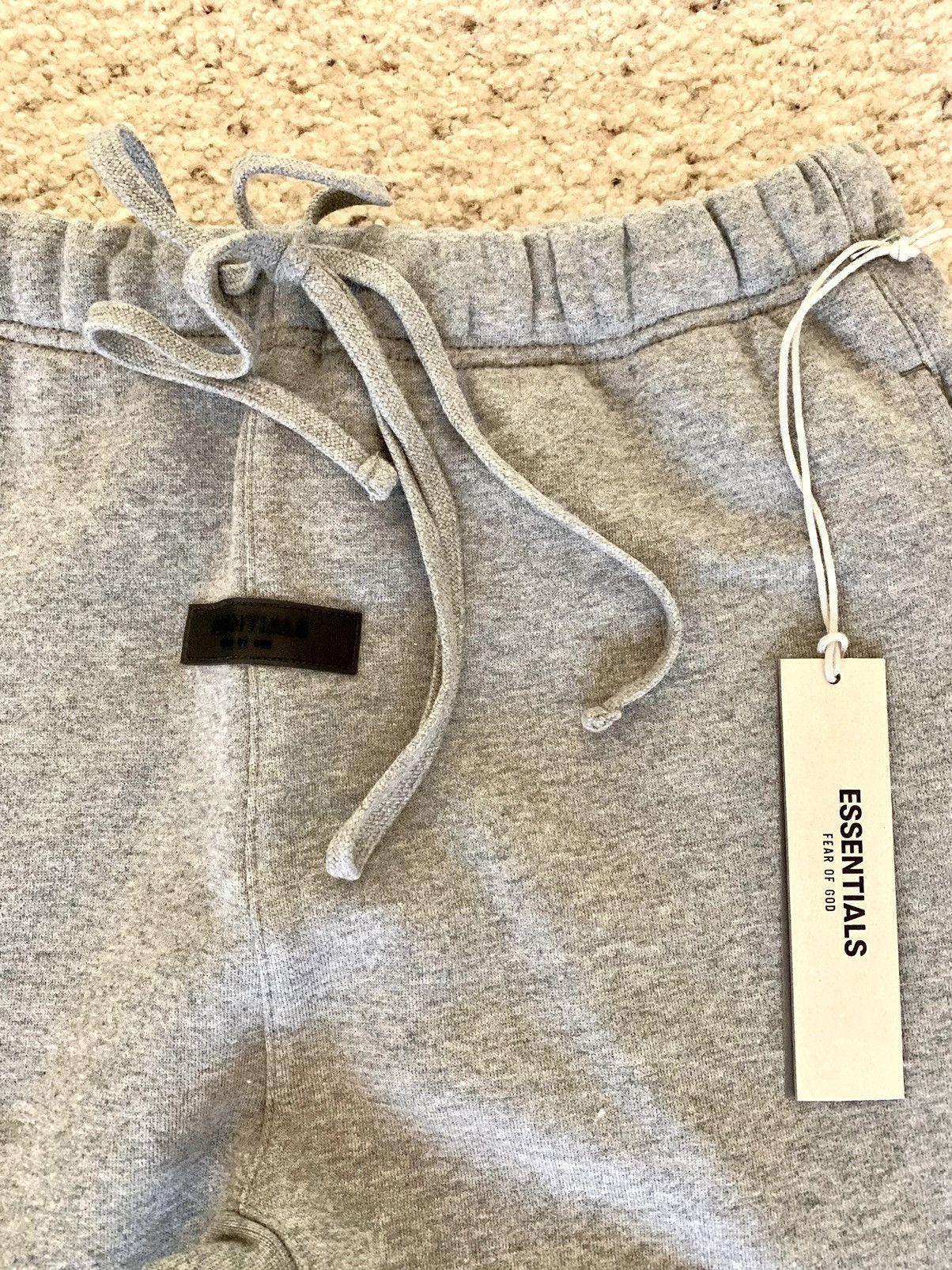 Fear of God Essentials sweatpants Dark Oatmeal size Small Size US 30 / EU 46 - 3 Thumbnail